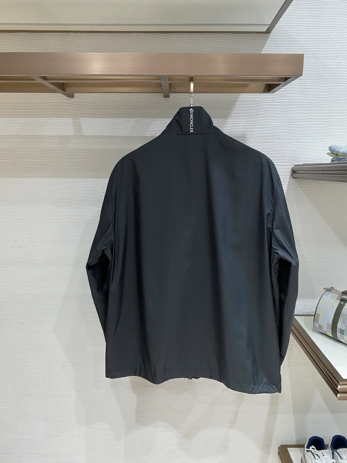 Куртки И Пуховики Мужские Moncler 2385912