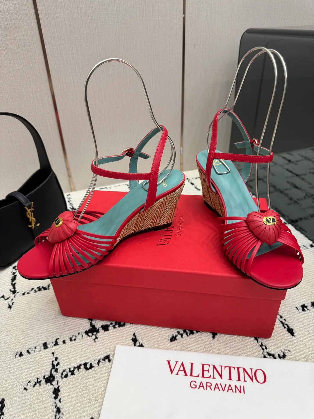 Босоножки Женские Valentino 18049002