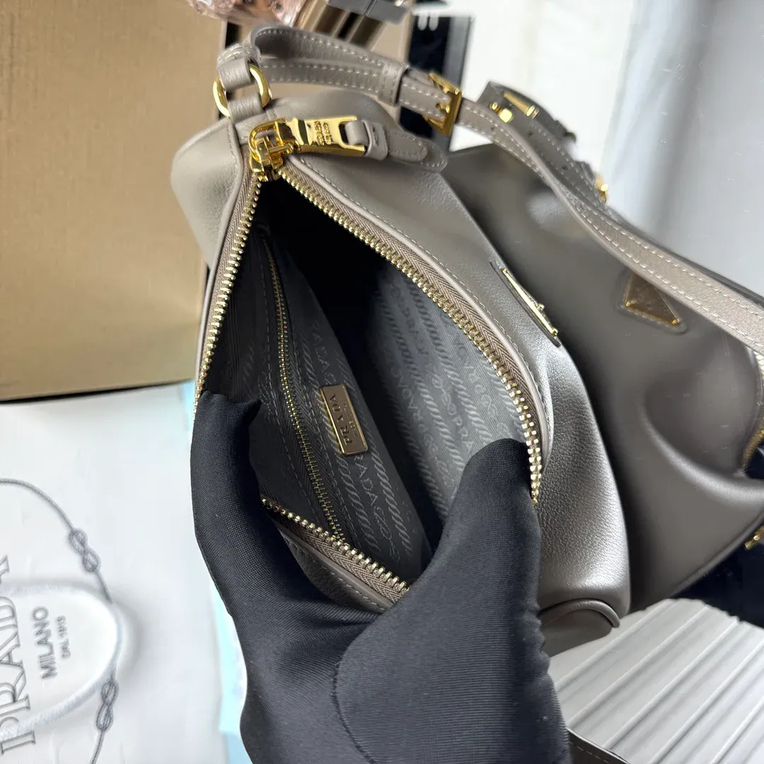 Клатчи Женские Prada 1878046