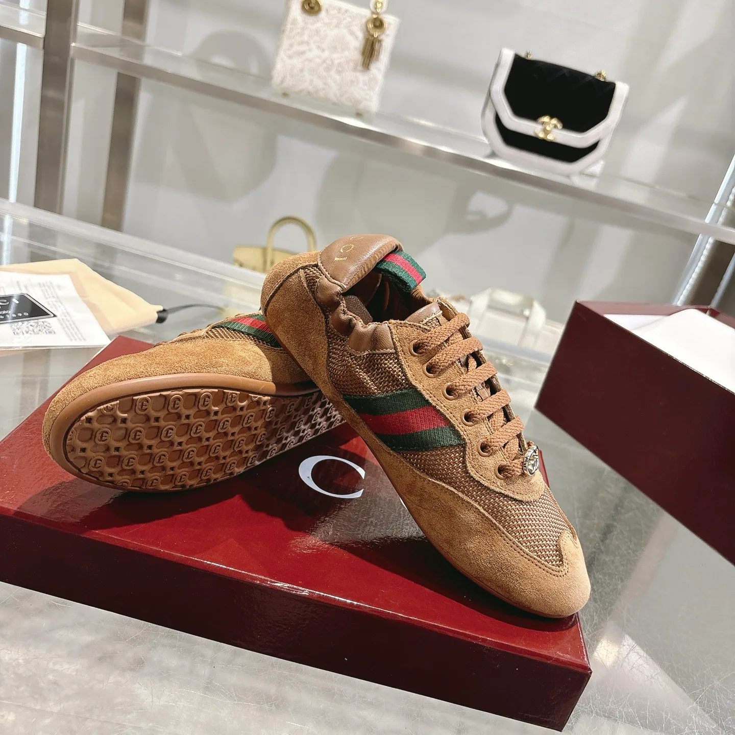 Кроссовки Женские Gucci 389125