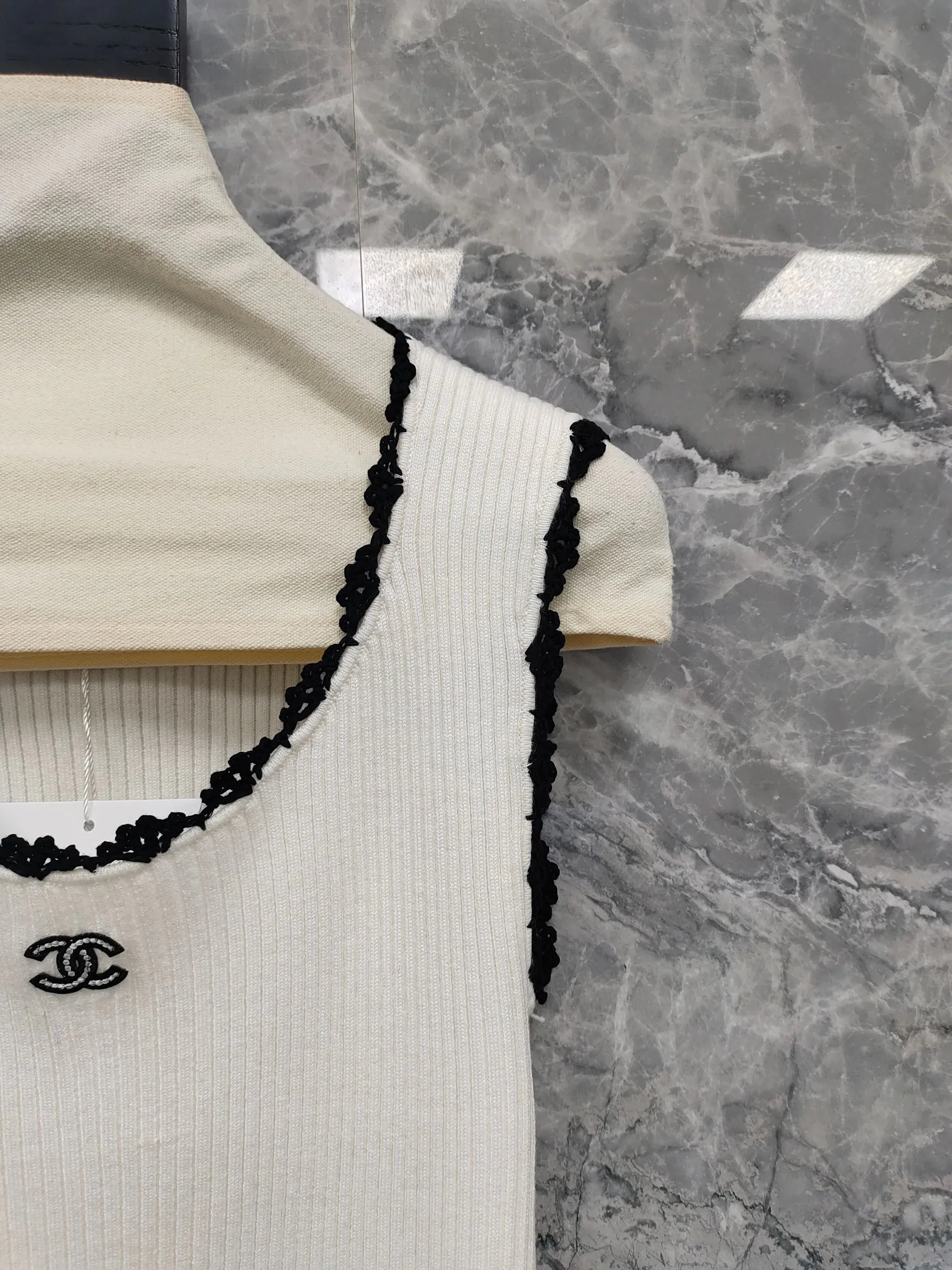 Жилеты Женские Chanel 13314365