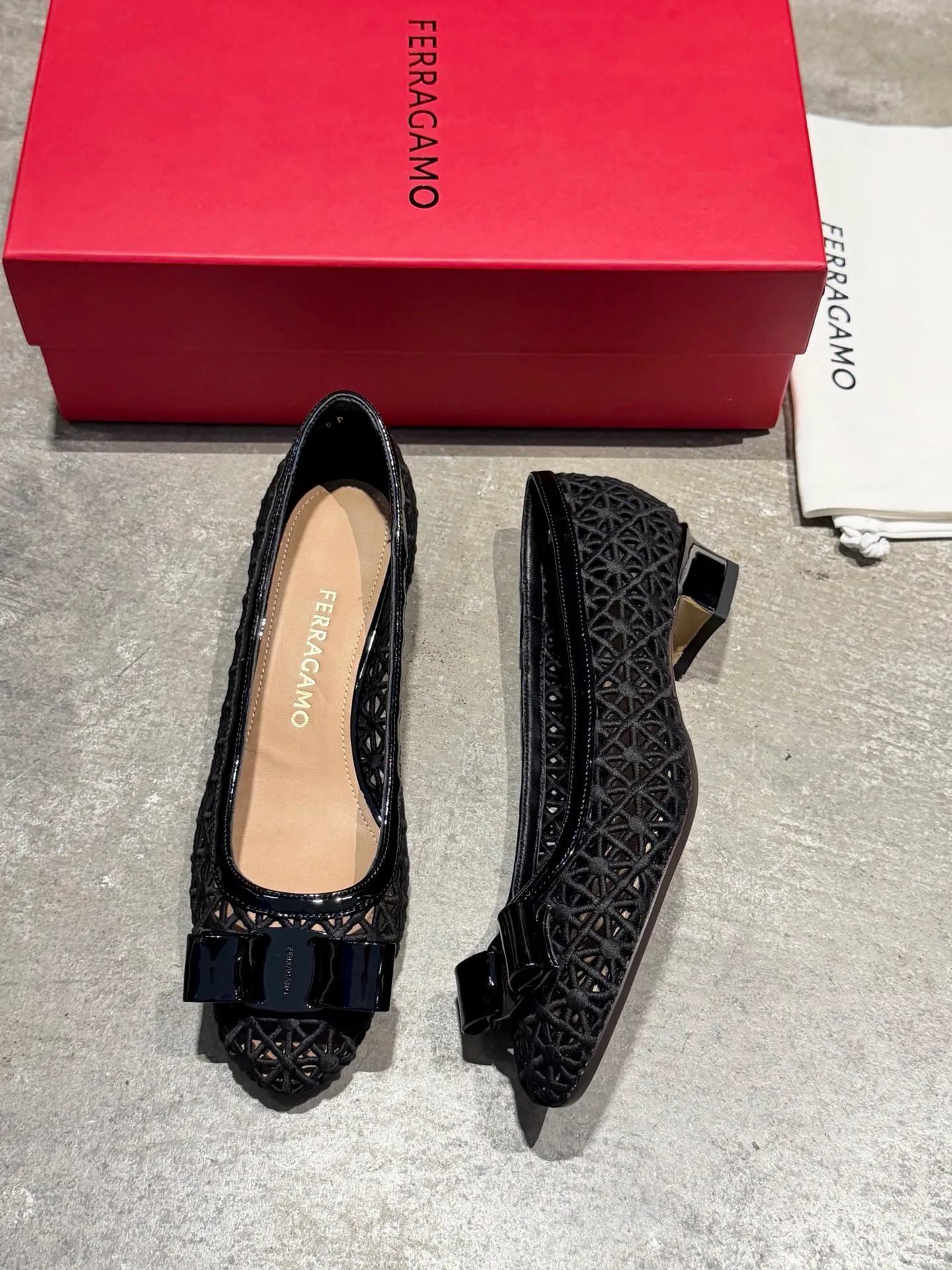 Туфли Женские Salvatore Ferragamo 17642580
