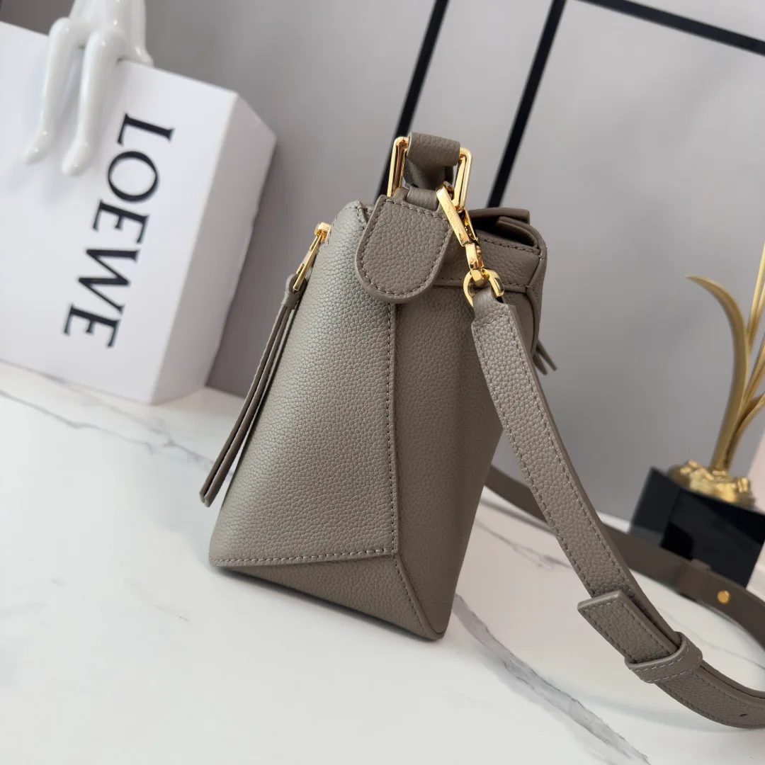 Классические Сумки Женские Loewe 13401808