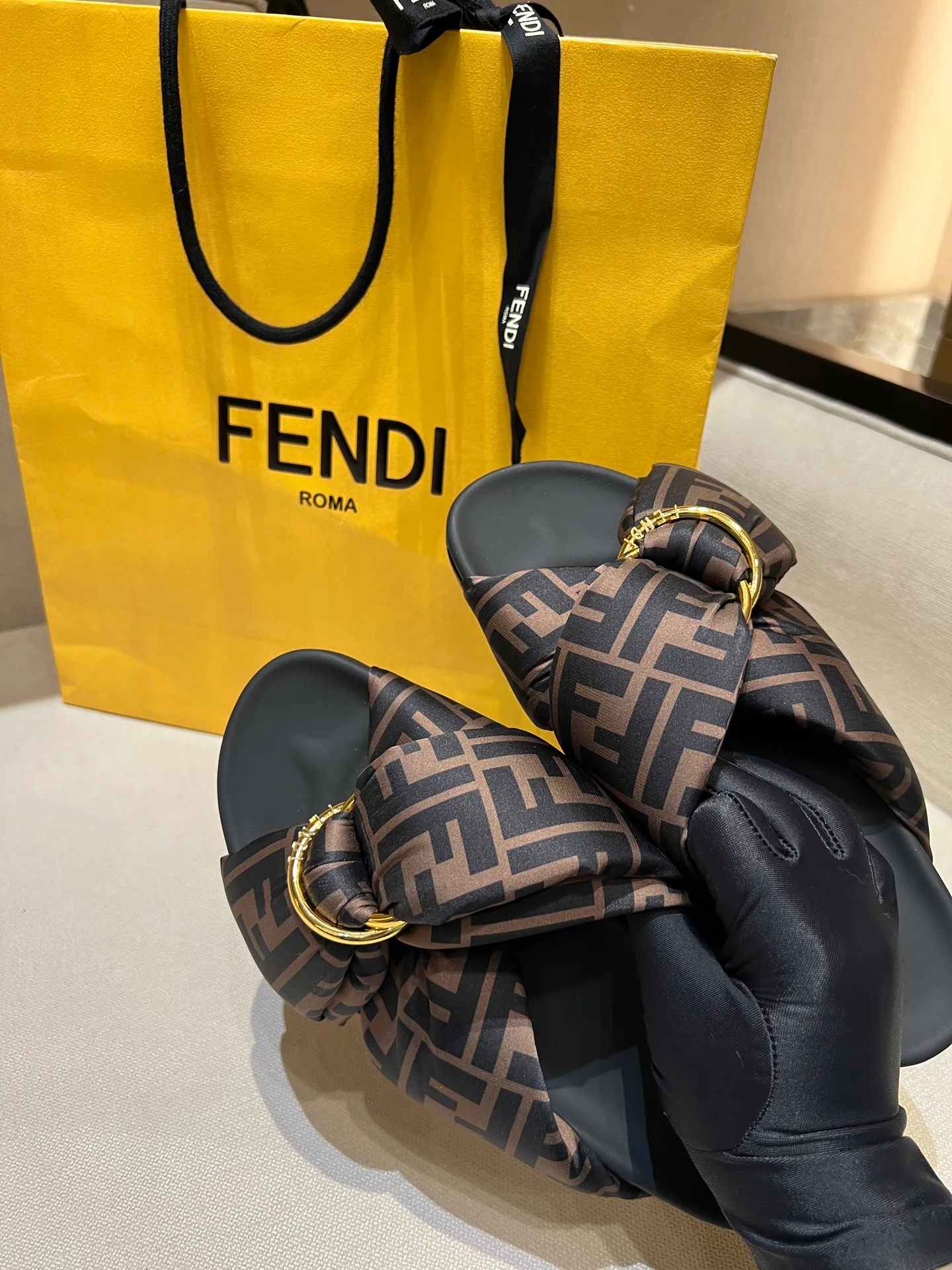 Шлепанцы Женские Fendi 68660
