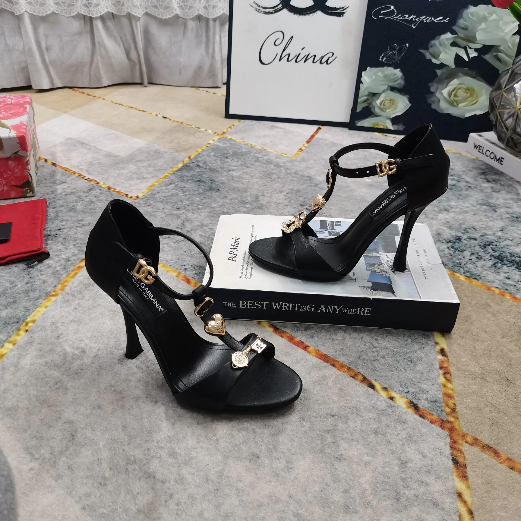 Босоножки Женские Dolce & Gabbana 11247970