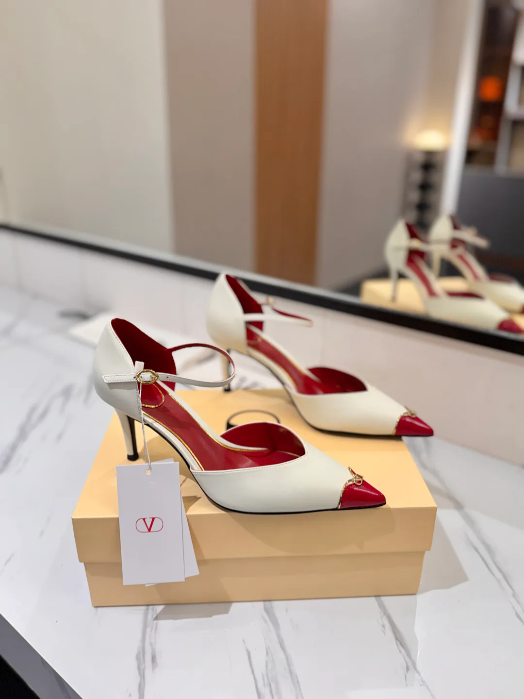 Босоножки Женские Valentino 18134971