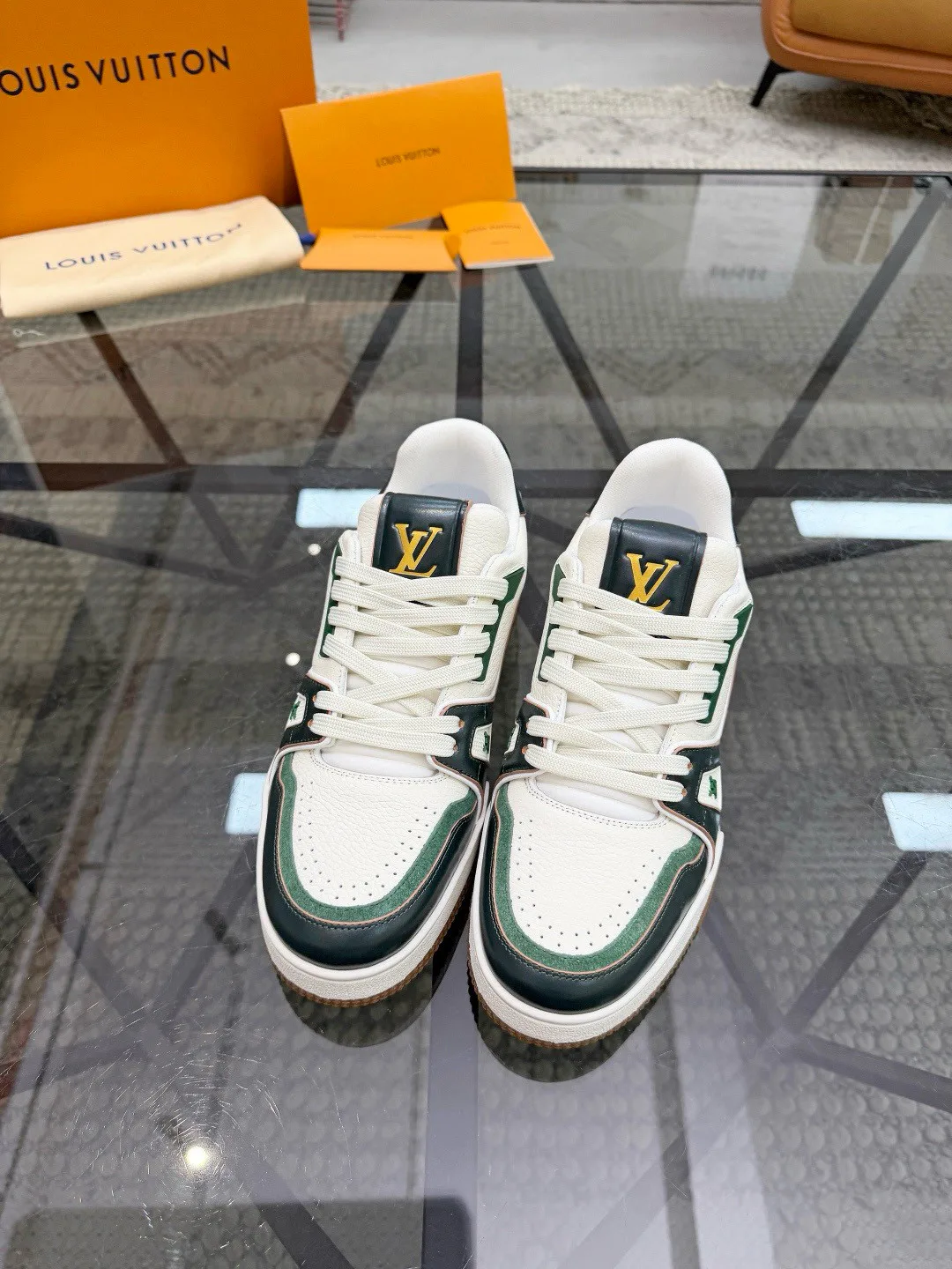 Кроссовки Женские Louis Vuitton 12785846