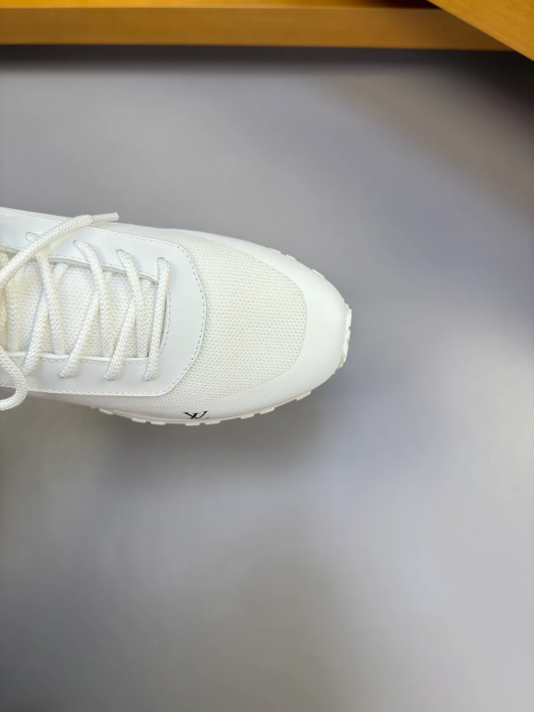 Кроссовки Мужские Louis Vuitton 17955085