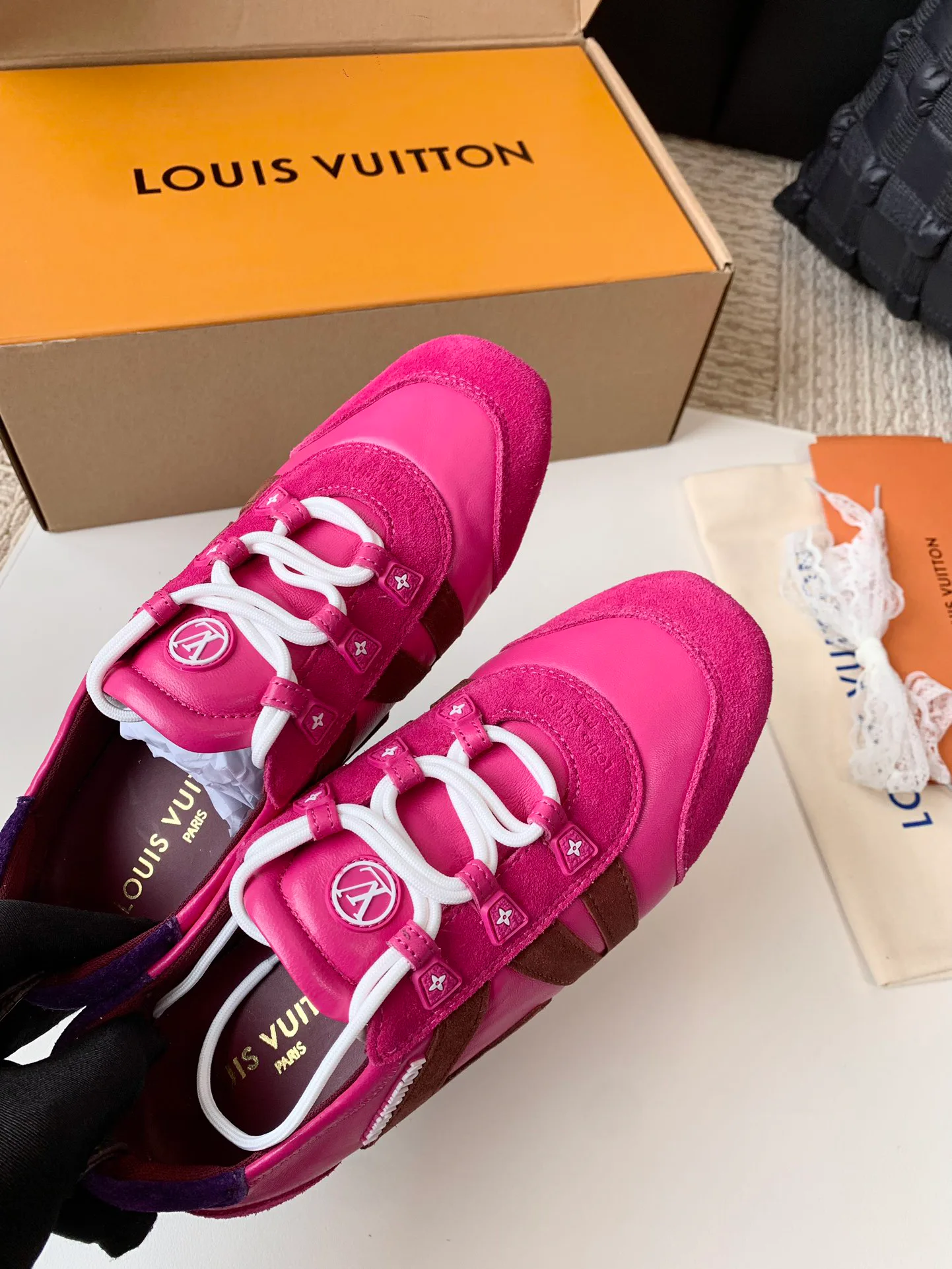 Кроссовки Женские Louis Vuitton 17753810