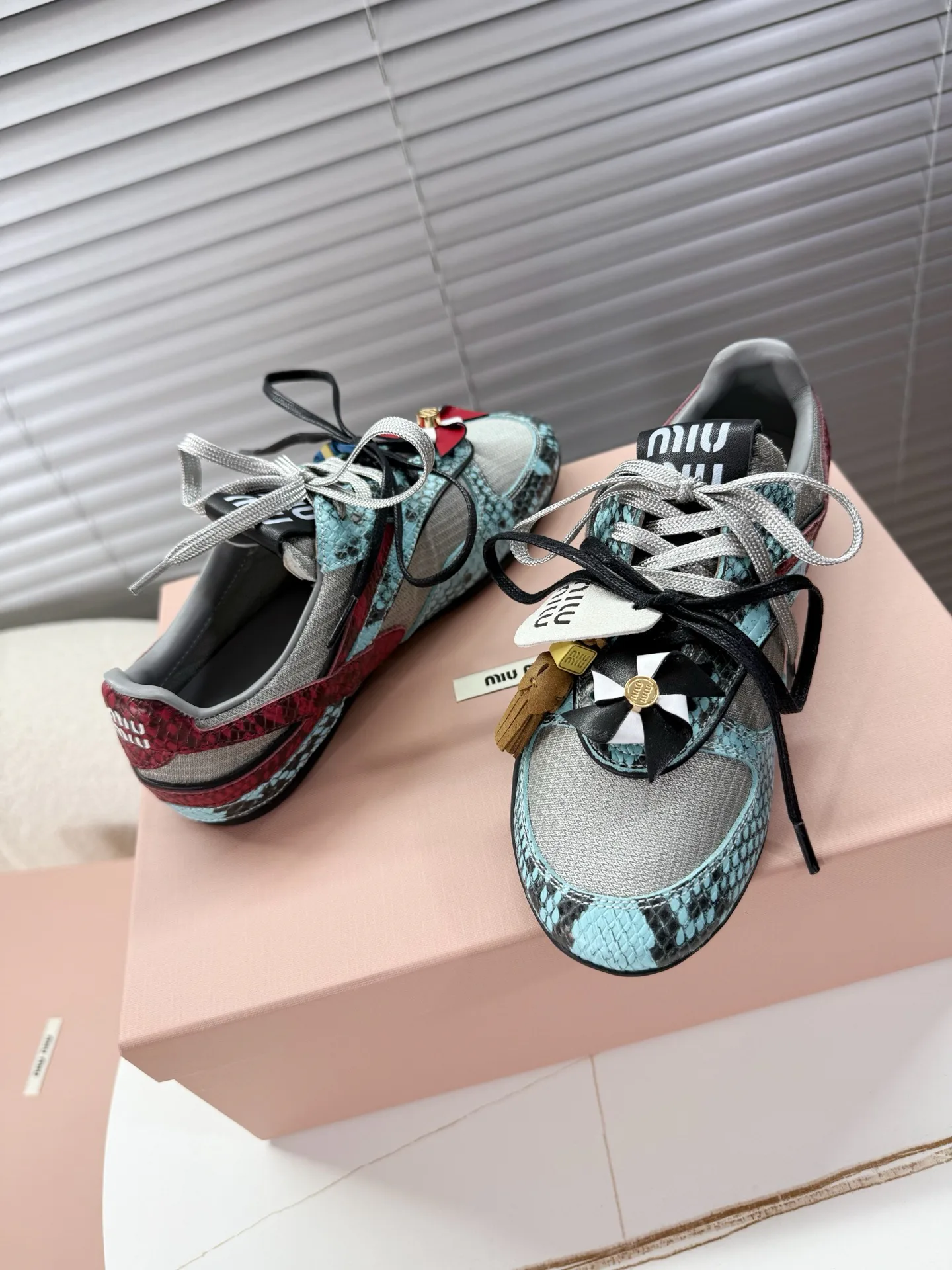 Кроссовки Женские Miu Miu 3742516