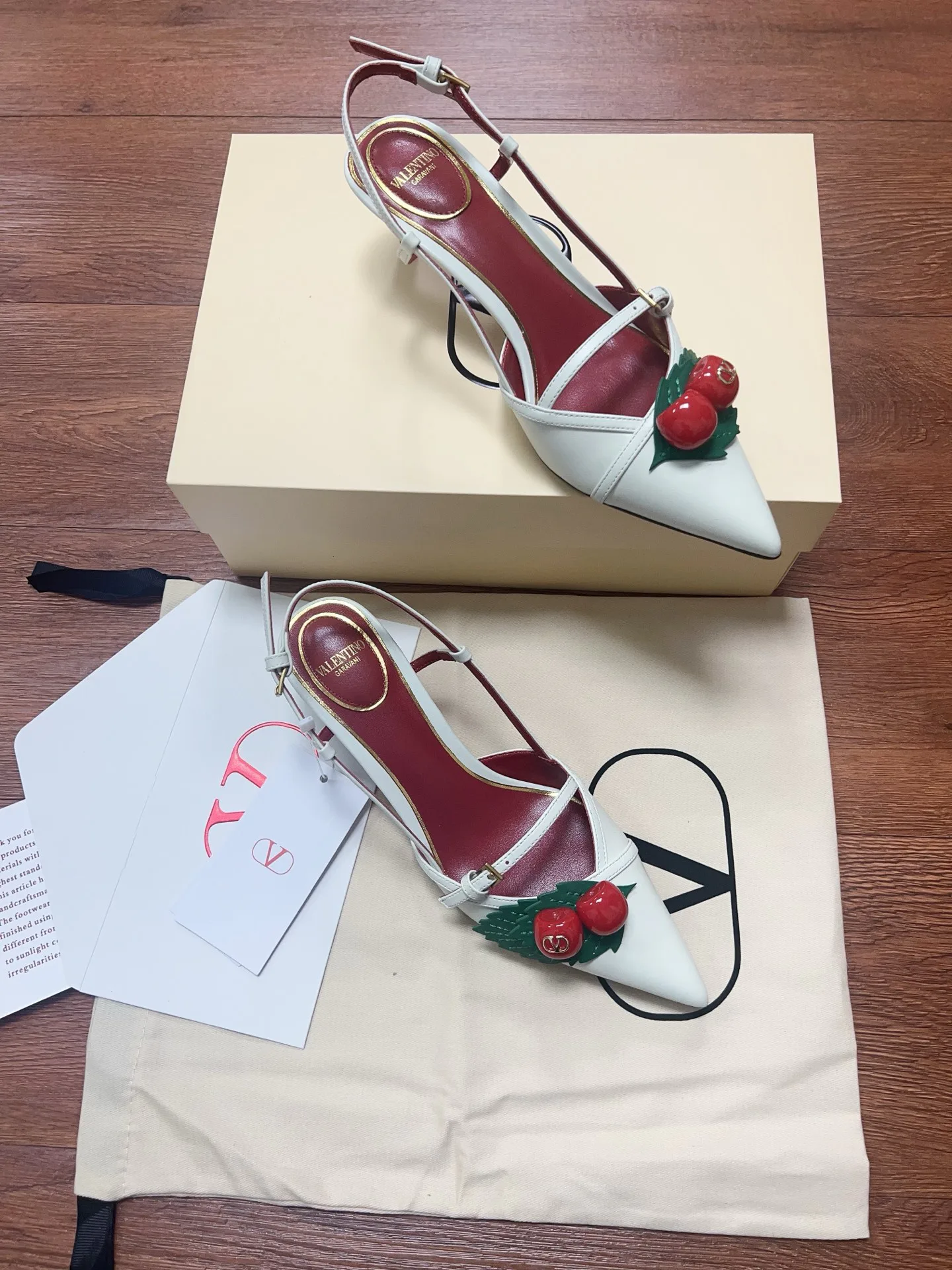 Босоножки Женские Valentino 10994259