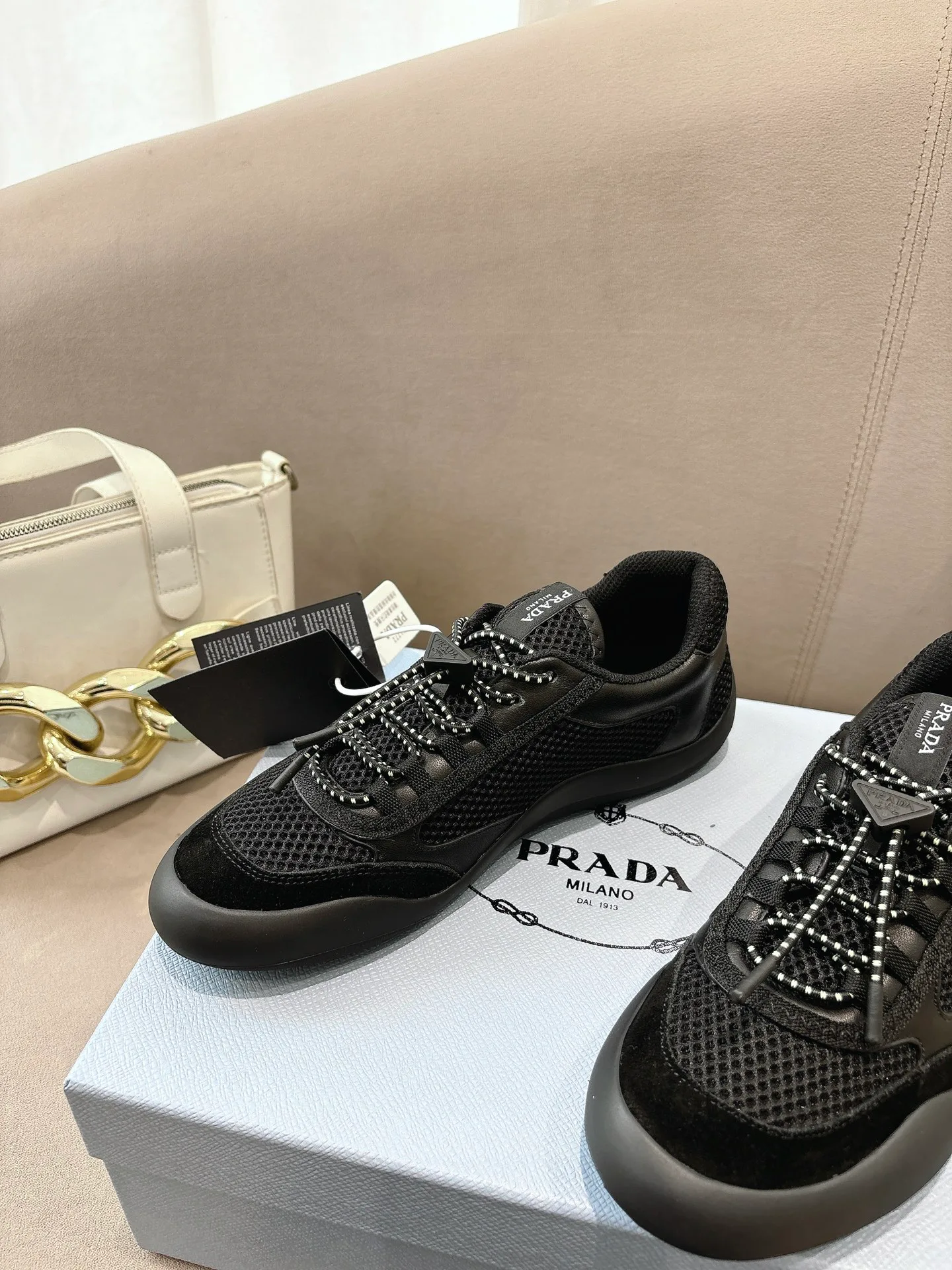 Кроссовки Мужские Prada 11410379