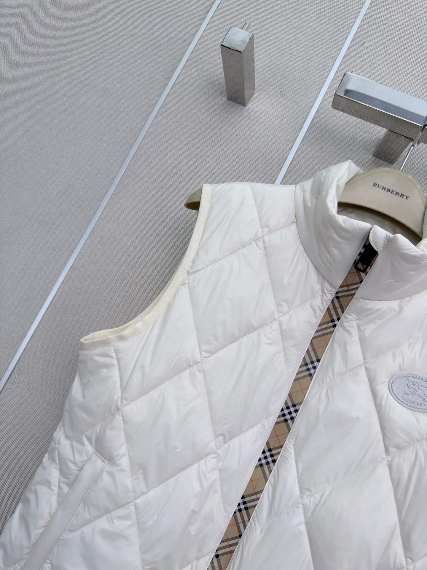 Жилеты Женские Burberry 18839029