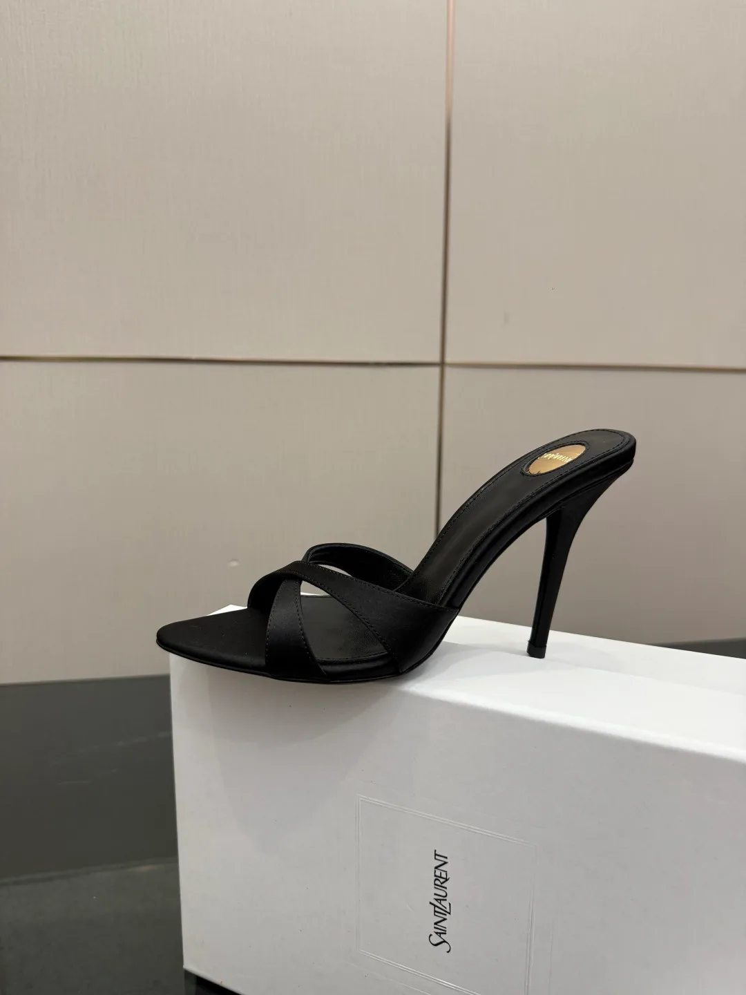 Босоножки Женские Saint Laurent 11409890