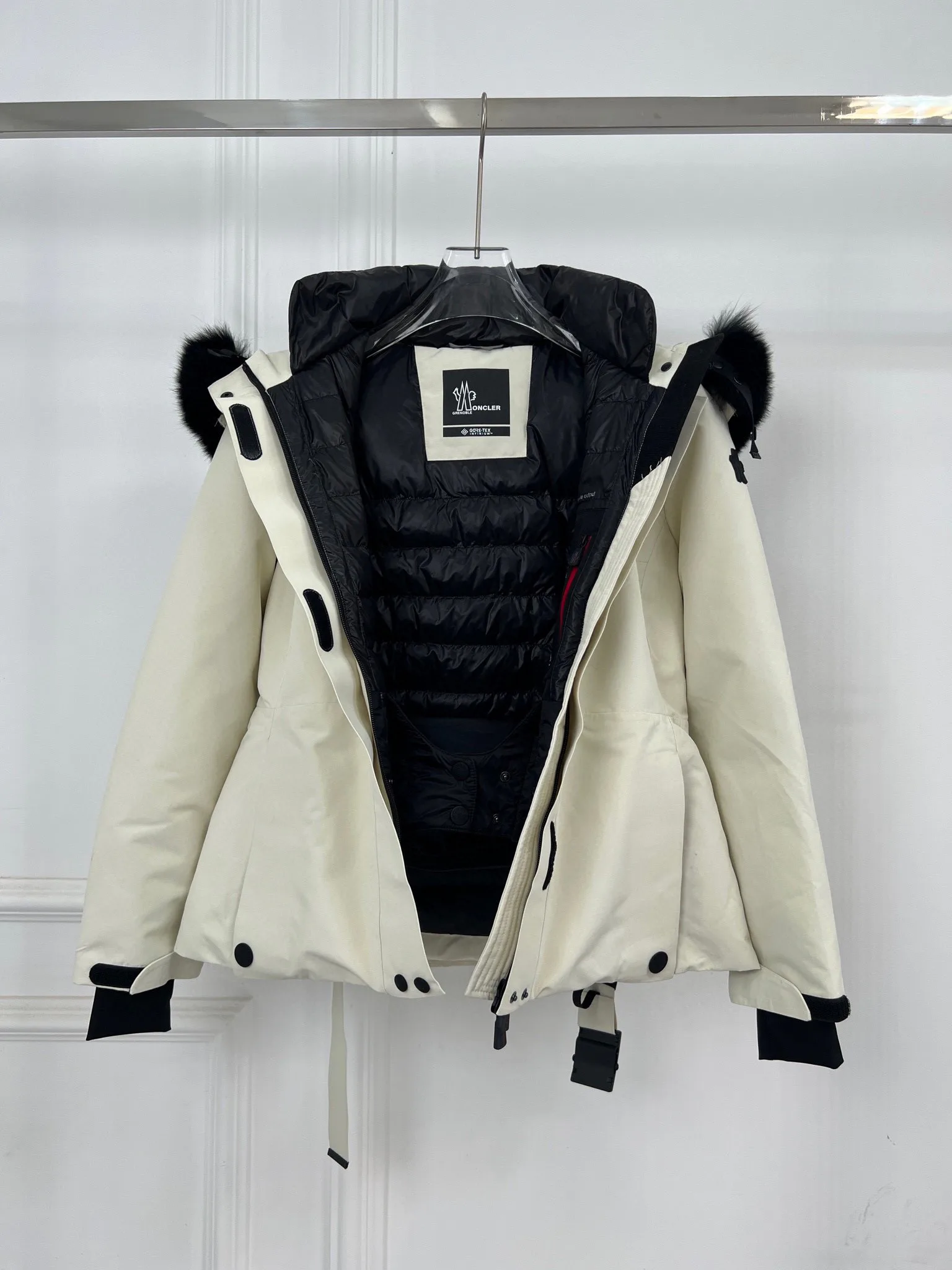 Куртки И Пуховики Женские Moncler 18416208