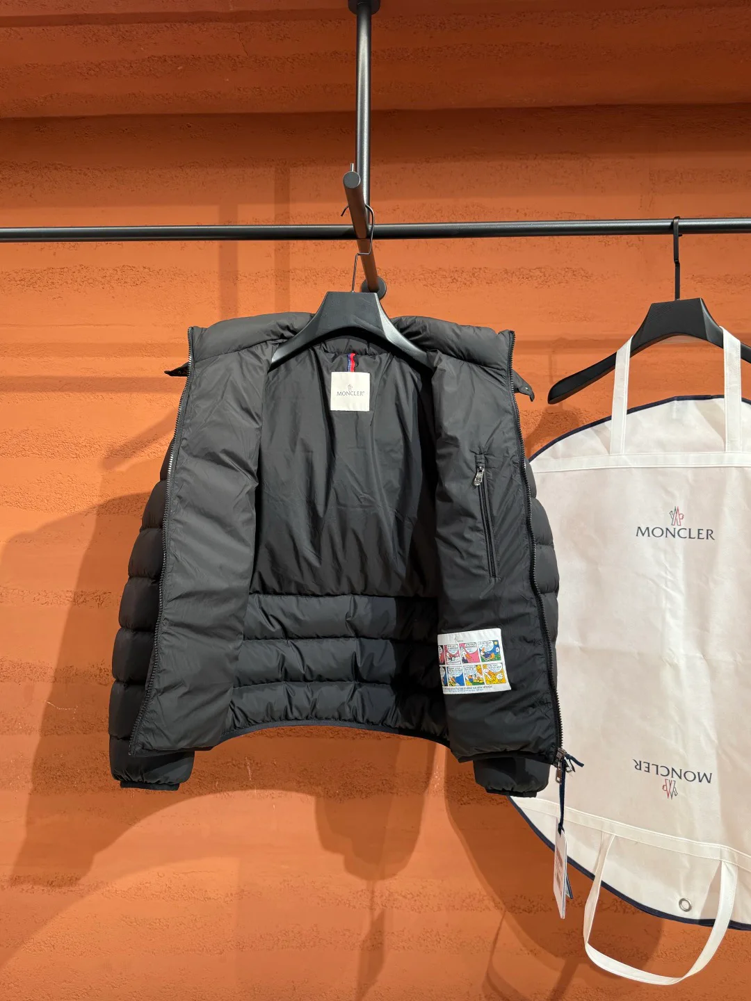 Куртки И Пуховики Женские Moncler 18436278