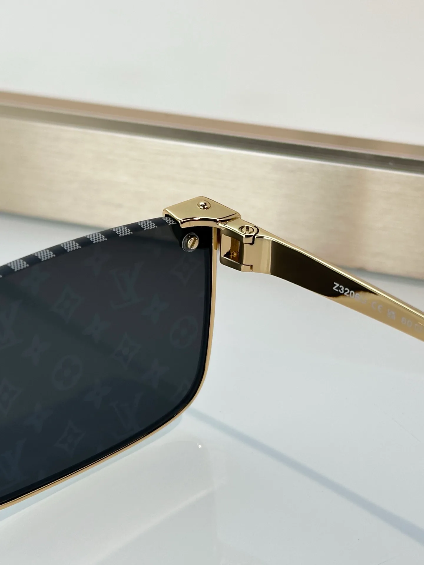 Очки Louis Vuitton 16942432