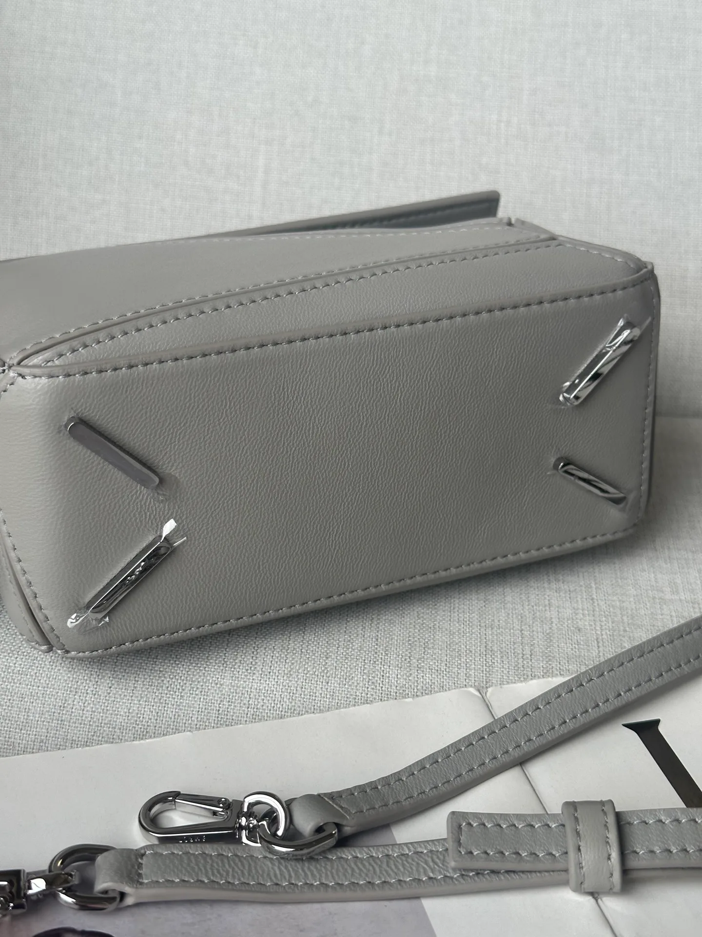 Классические Сумки Женские Loewe 16839126