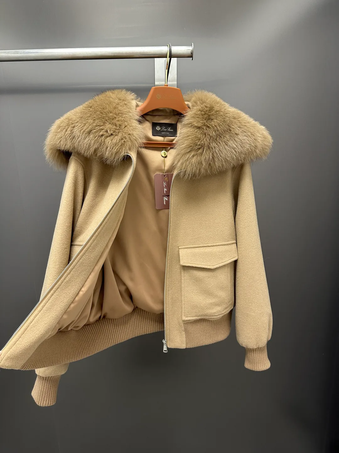 Куртки И Пуховики Женские Loro Piana 18226699