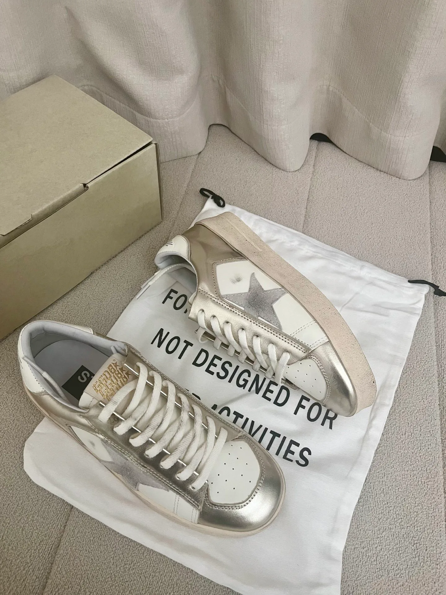 Кроссовки Женские Golden Goose 16941986