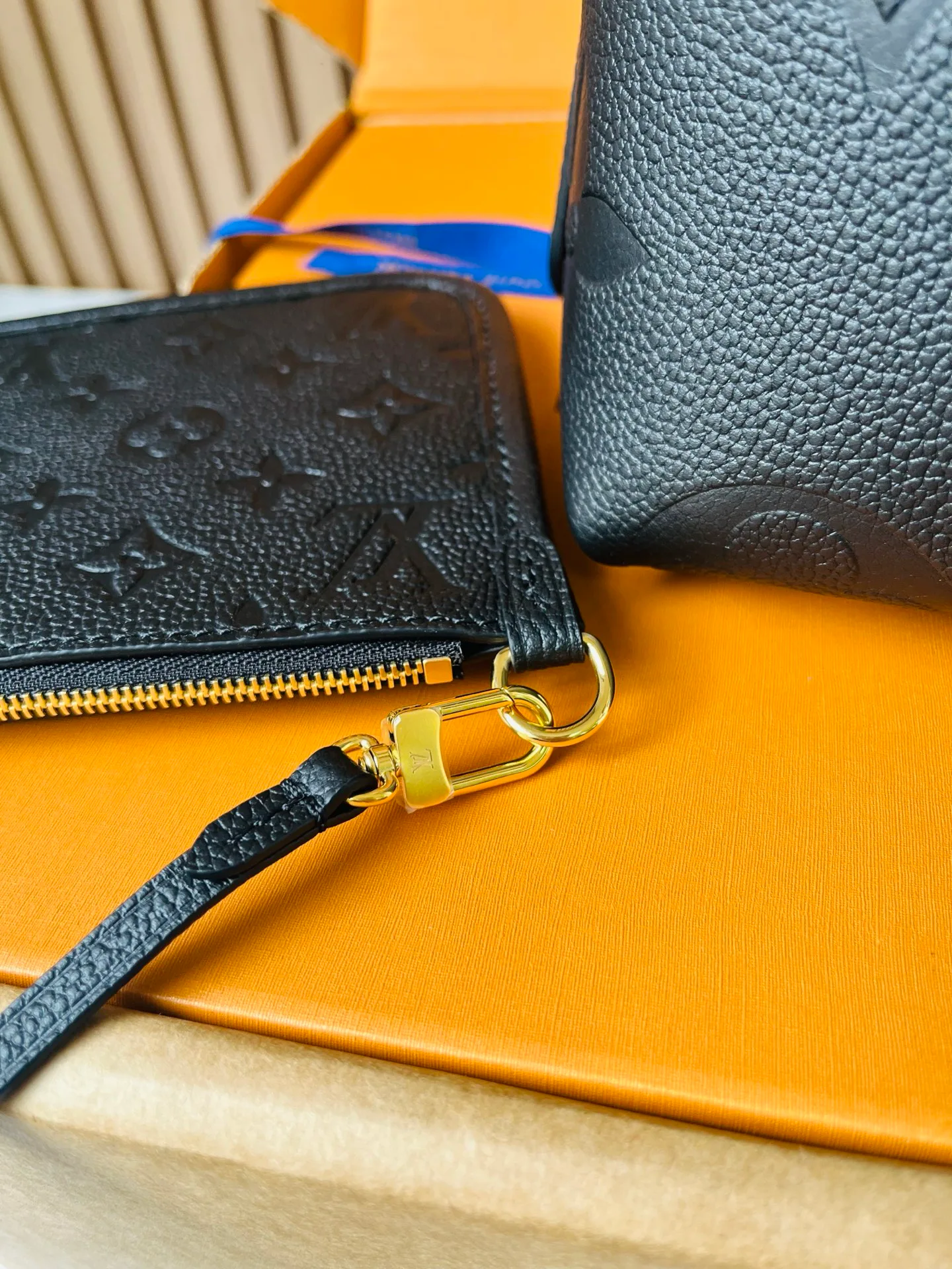 Классические Сумки Женские Louis Vuitton 12569326
