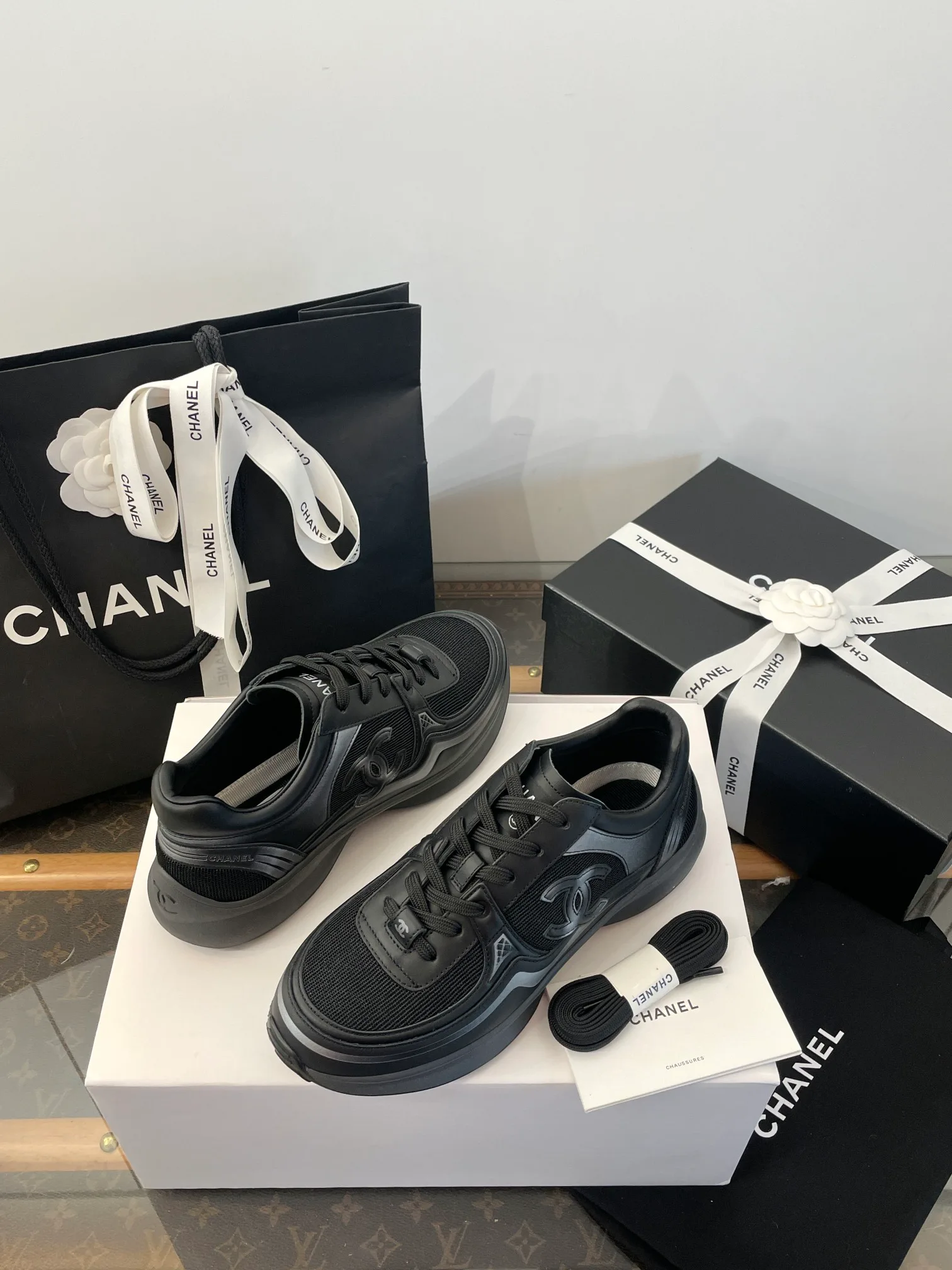 Кроссовки Женские Chanel 10669589