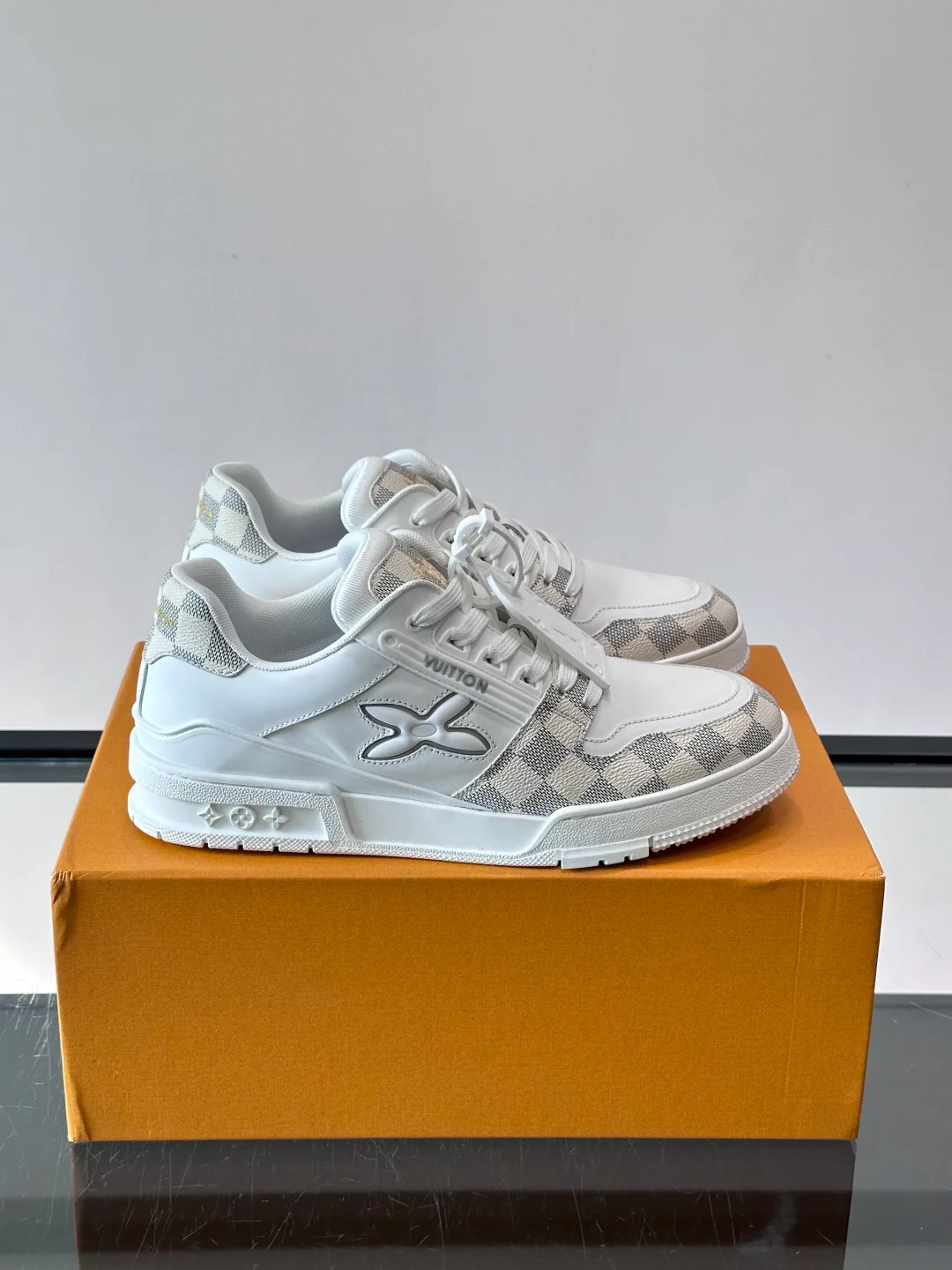 Кроссовки Мужские Louis Vuitton 13546851