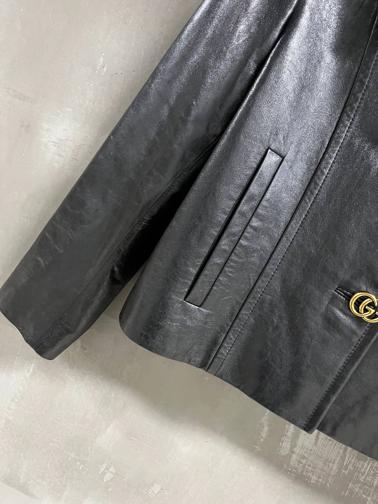 Кожаные Куртки И Дублёнки Женские Gucci 18172654