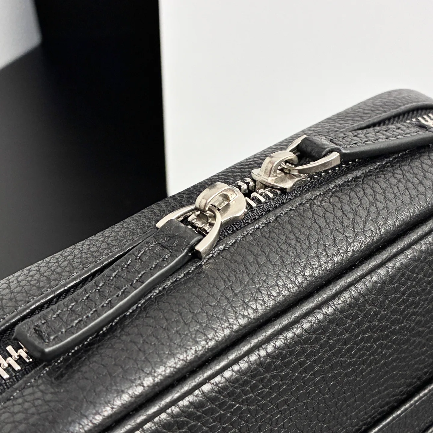 Сумки На Ремне Женские Balenciaga 18136516