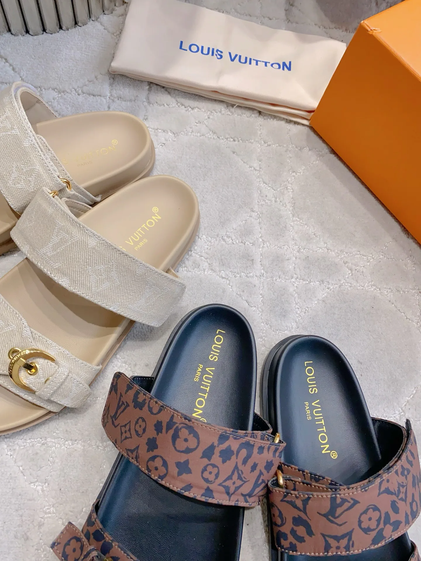 Шлепанцы Женские Louis Vuitton 11669393