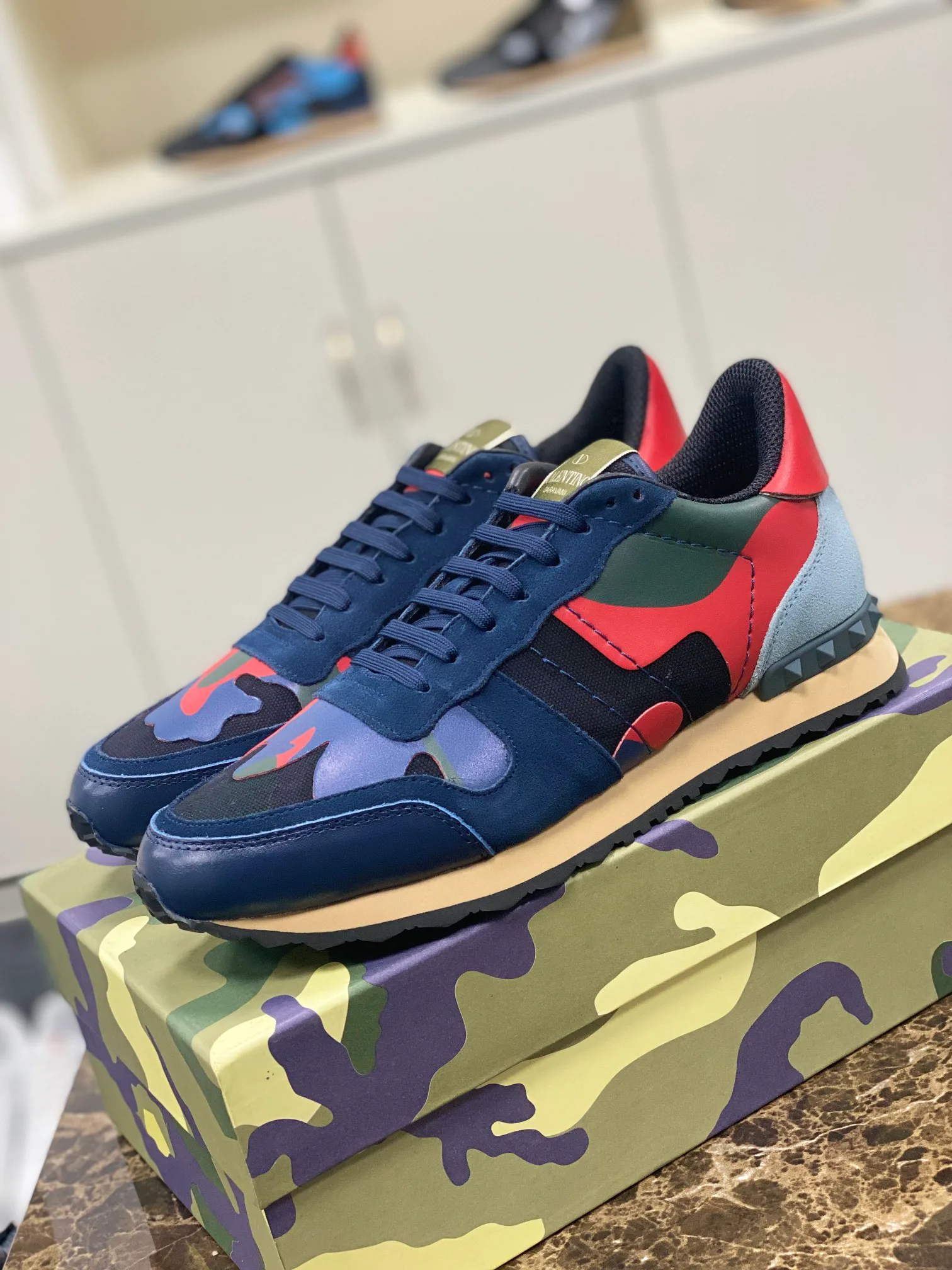 Кроссовки Женские Valentino 10736445