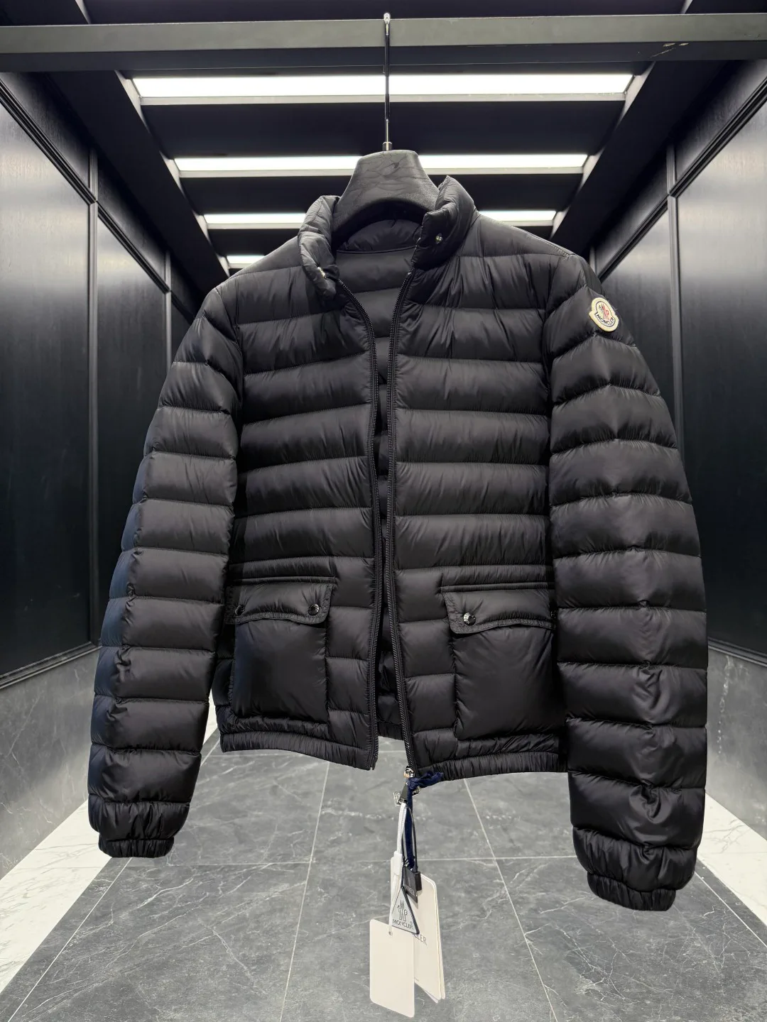 Куртки И Пуховики Женские Moncler 18536478
