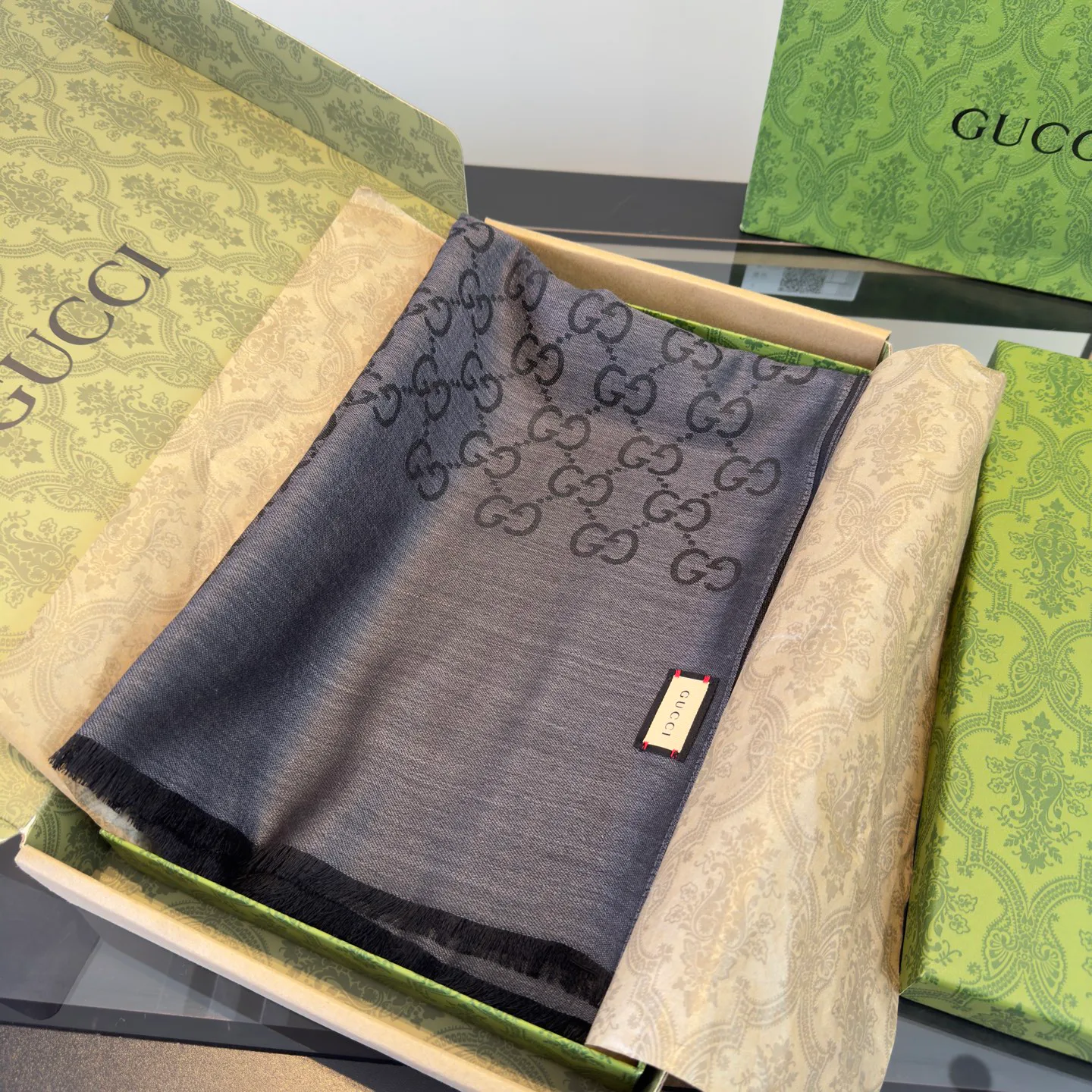 Шарфы Gucci 17906923