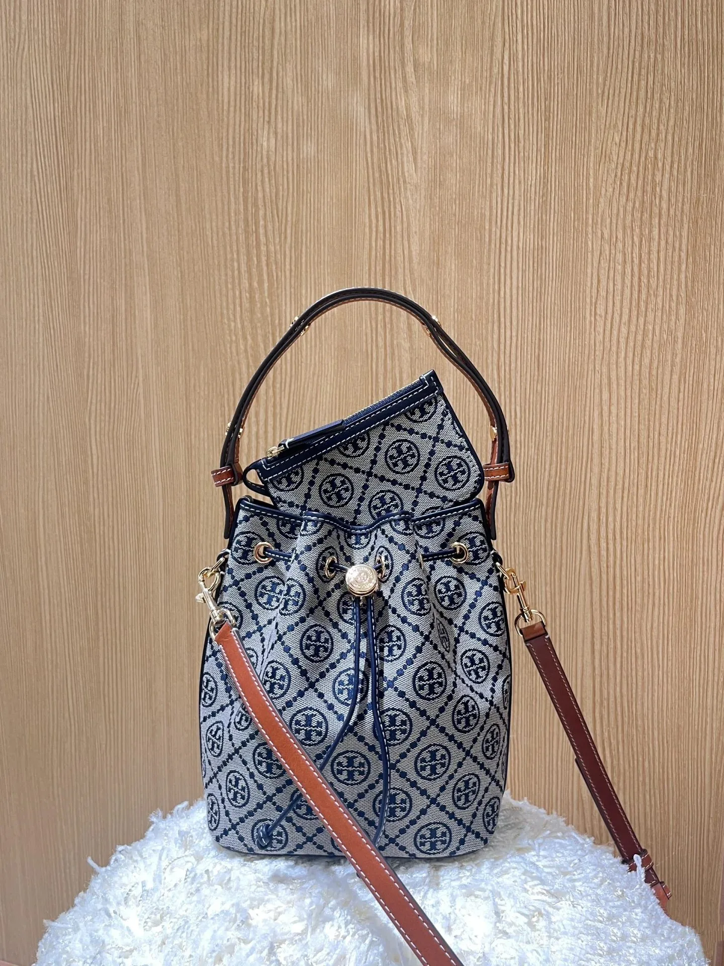 Сумки На Ремне Женские Tory Burch 17756