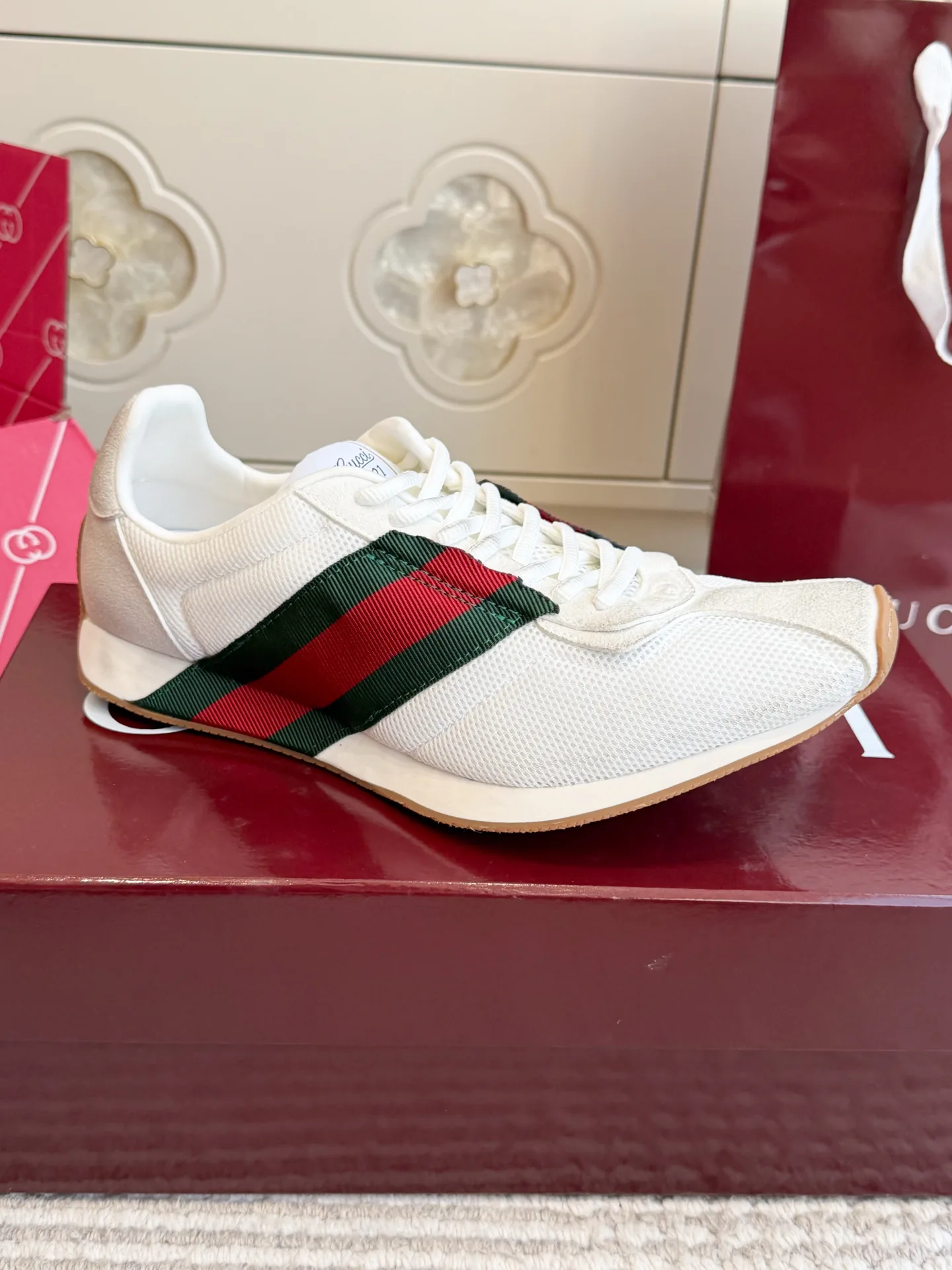 Кроссовки Женские Gucci 19301581