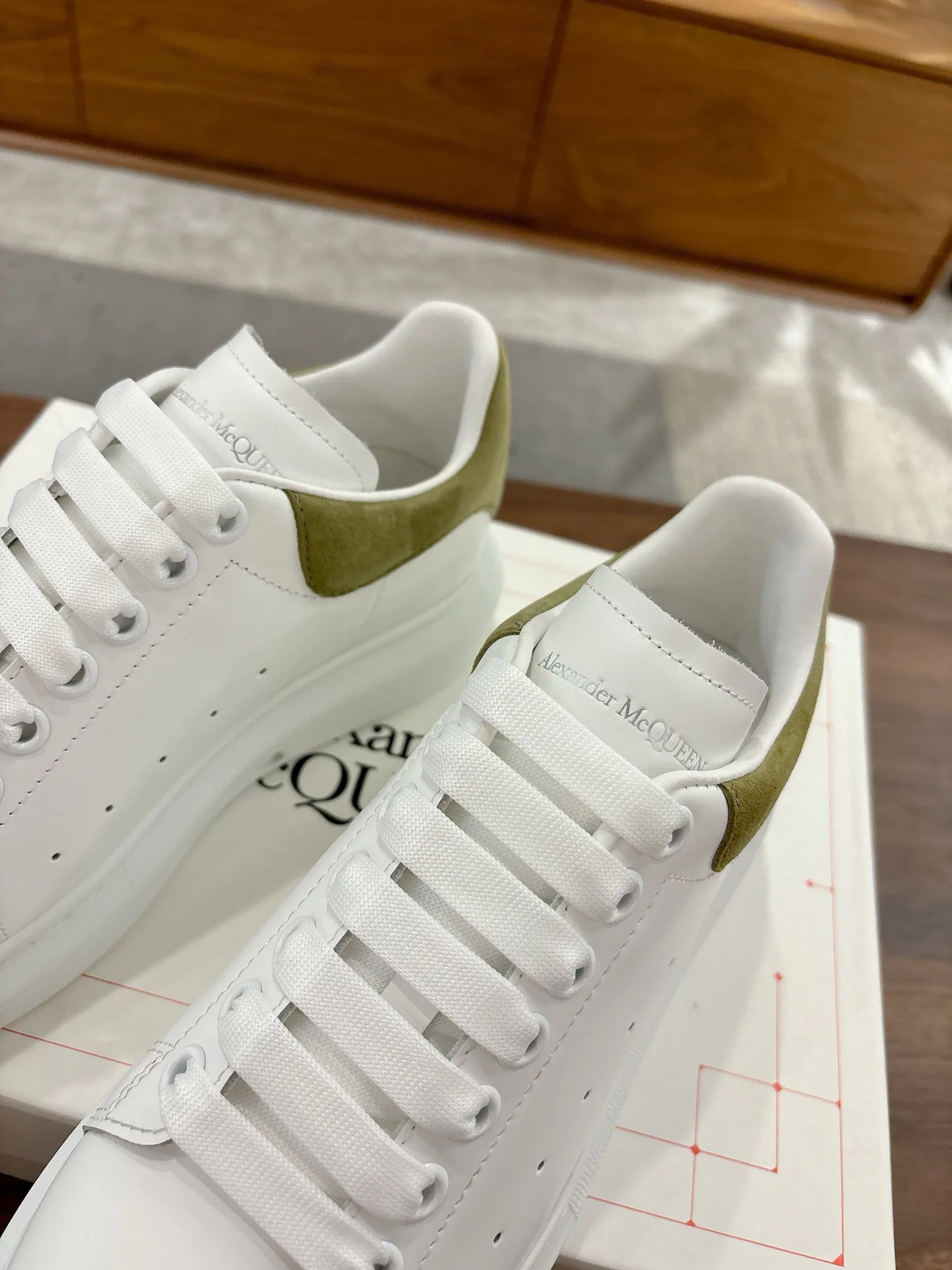 Кроссовки Женские Alexander Mcqueen 3446145