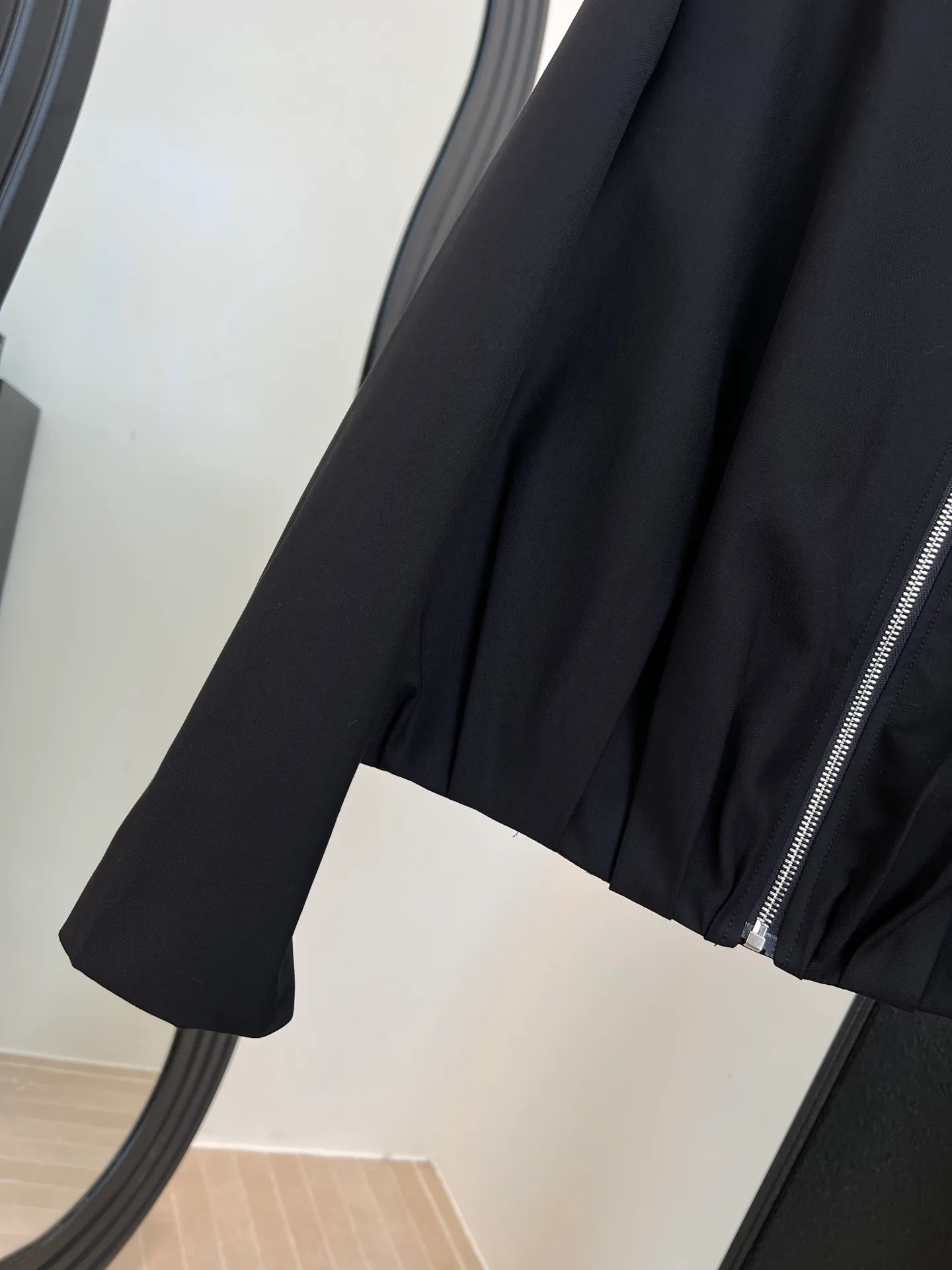 Куртки И Пуховики Женские Loewe 852500