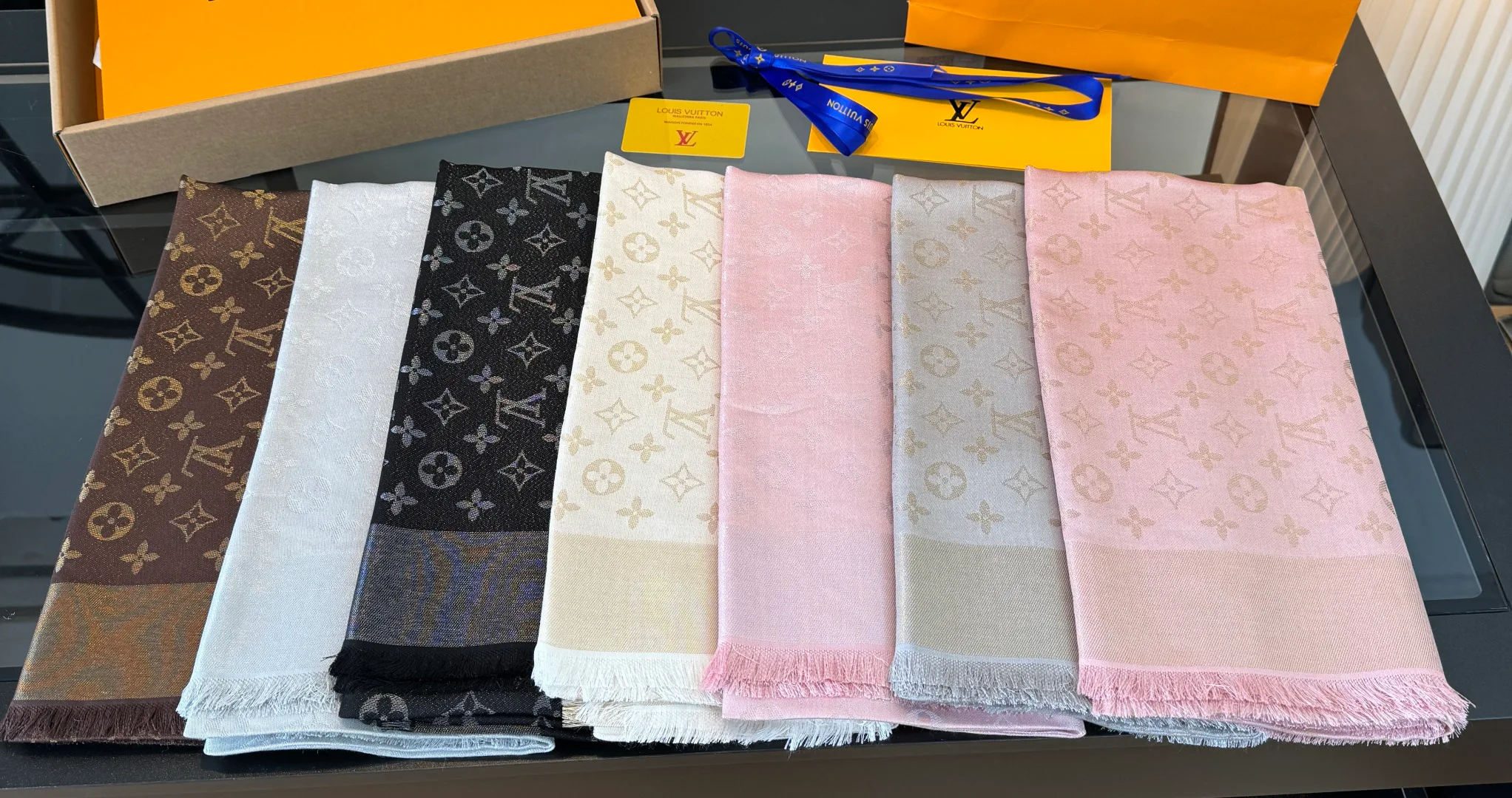Шарфы Louis Vuitton 18104871