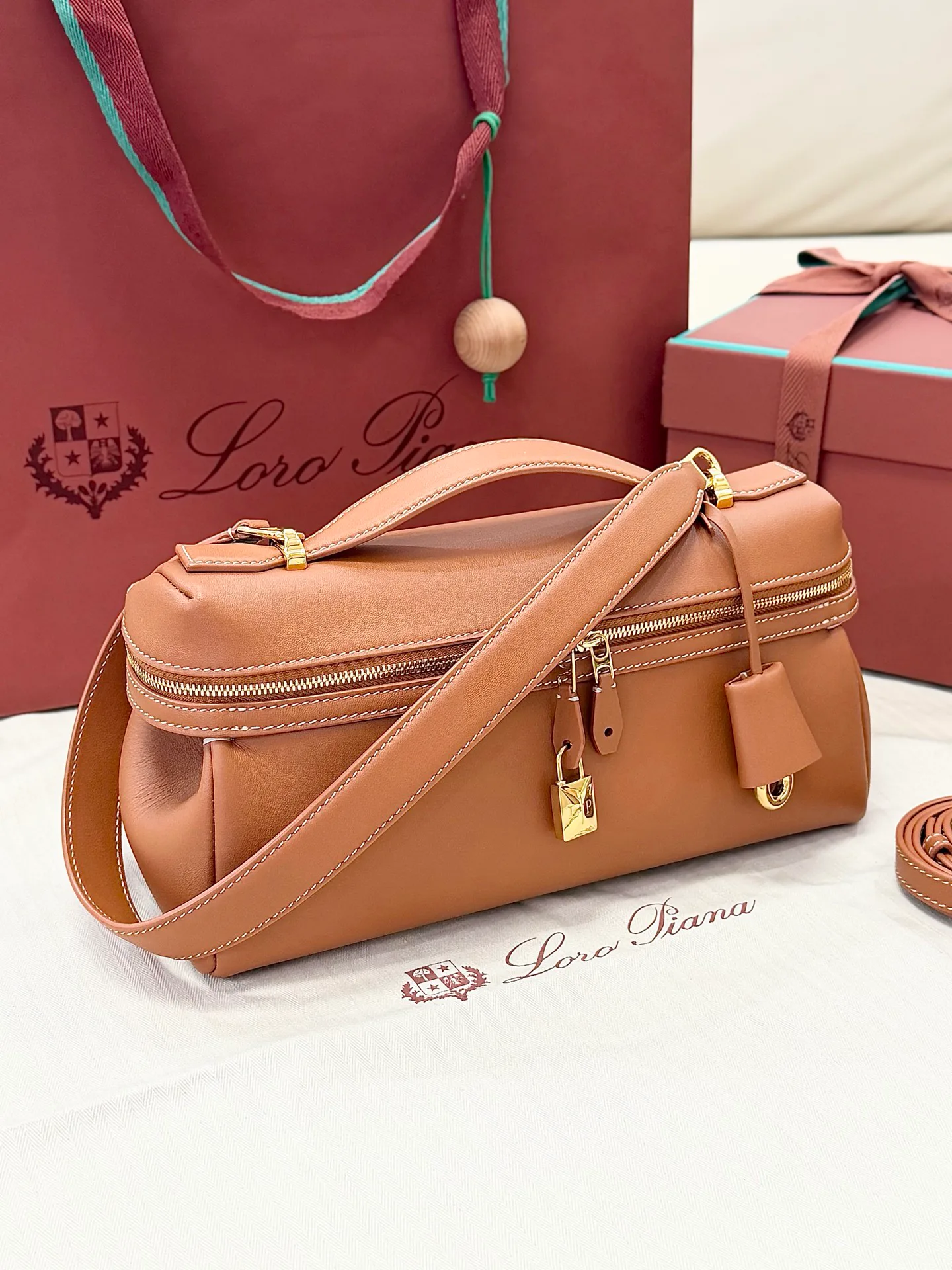 Классические Сумки Женские Loro Piana 17692345