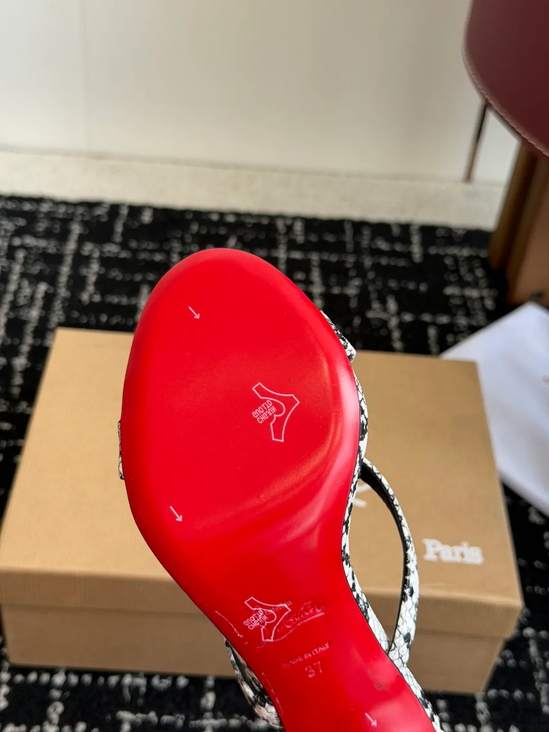 Туфли Женские Christian Louboutin 17936550