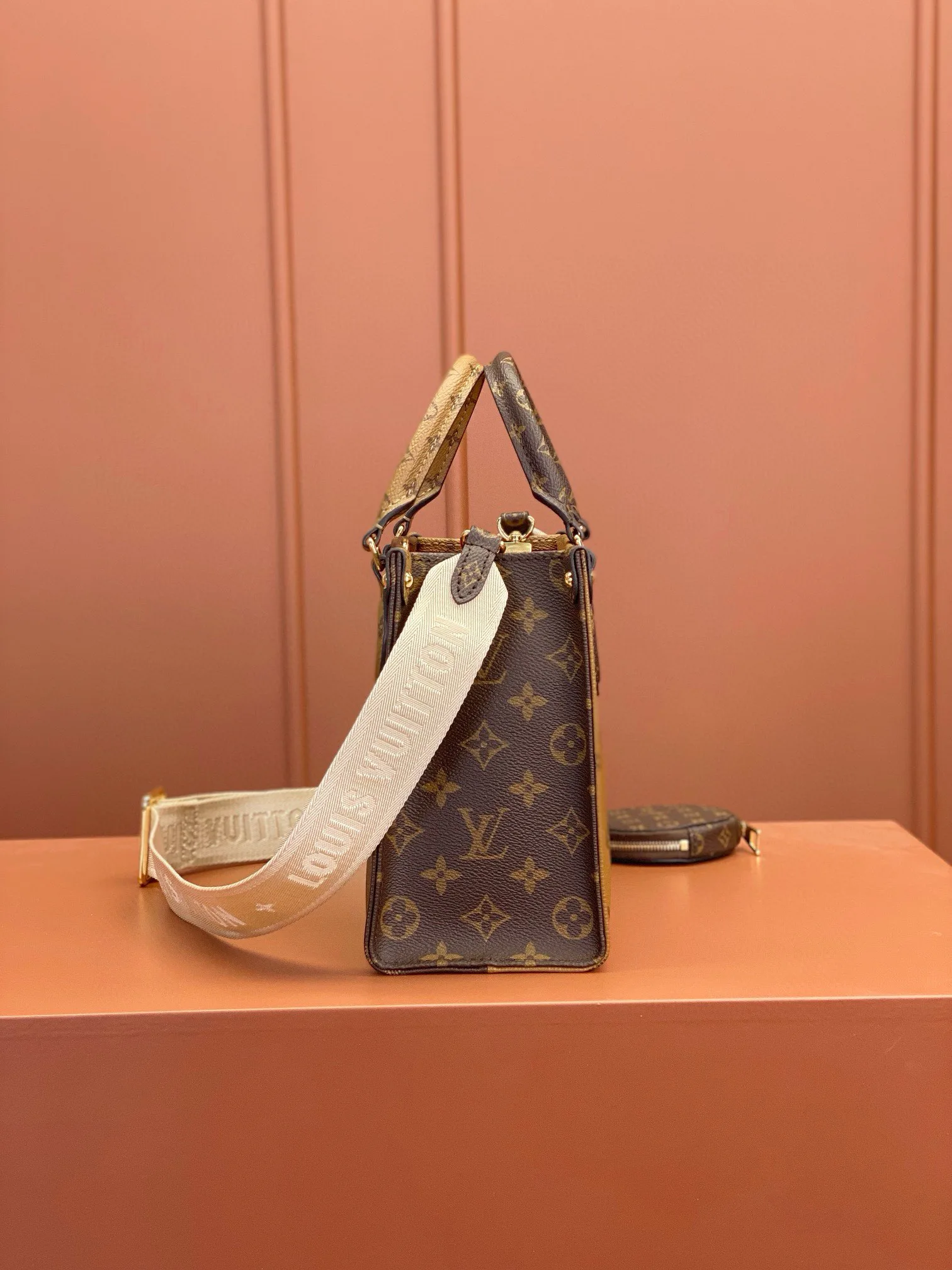 Классические Сумки Женские Louis Vuitton 13394398