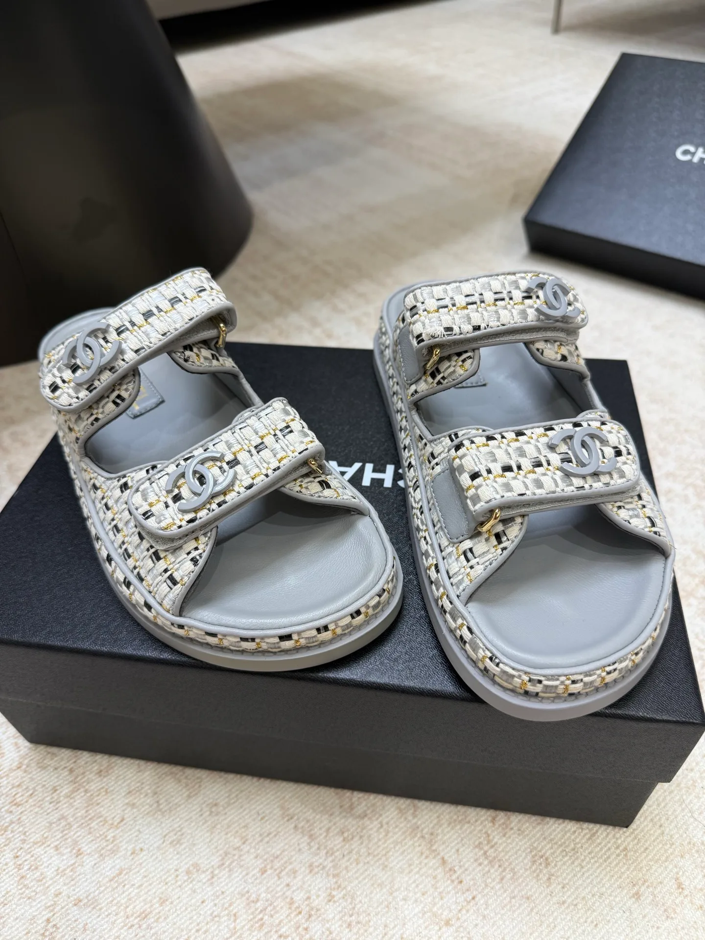Шлепанцы Женские Chanel 10000196