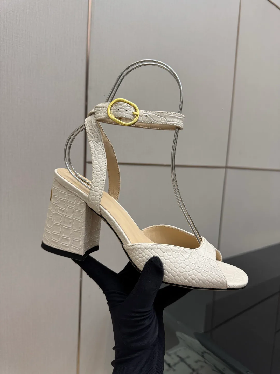 Босоножки Женские Valentino 18048994