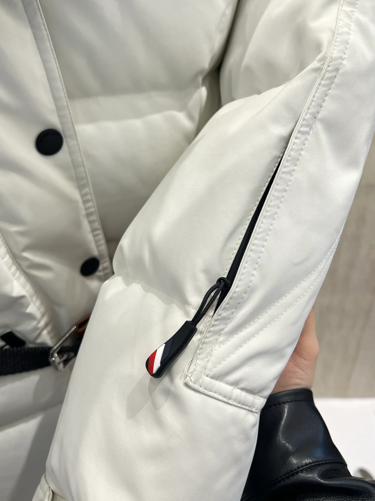 Куртки И Пуховики Женские Moncler 18875977