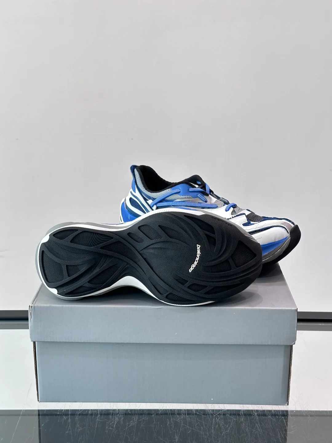 Кроссовки Женские Balenciaga 17604122