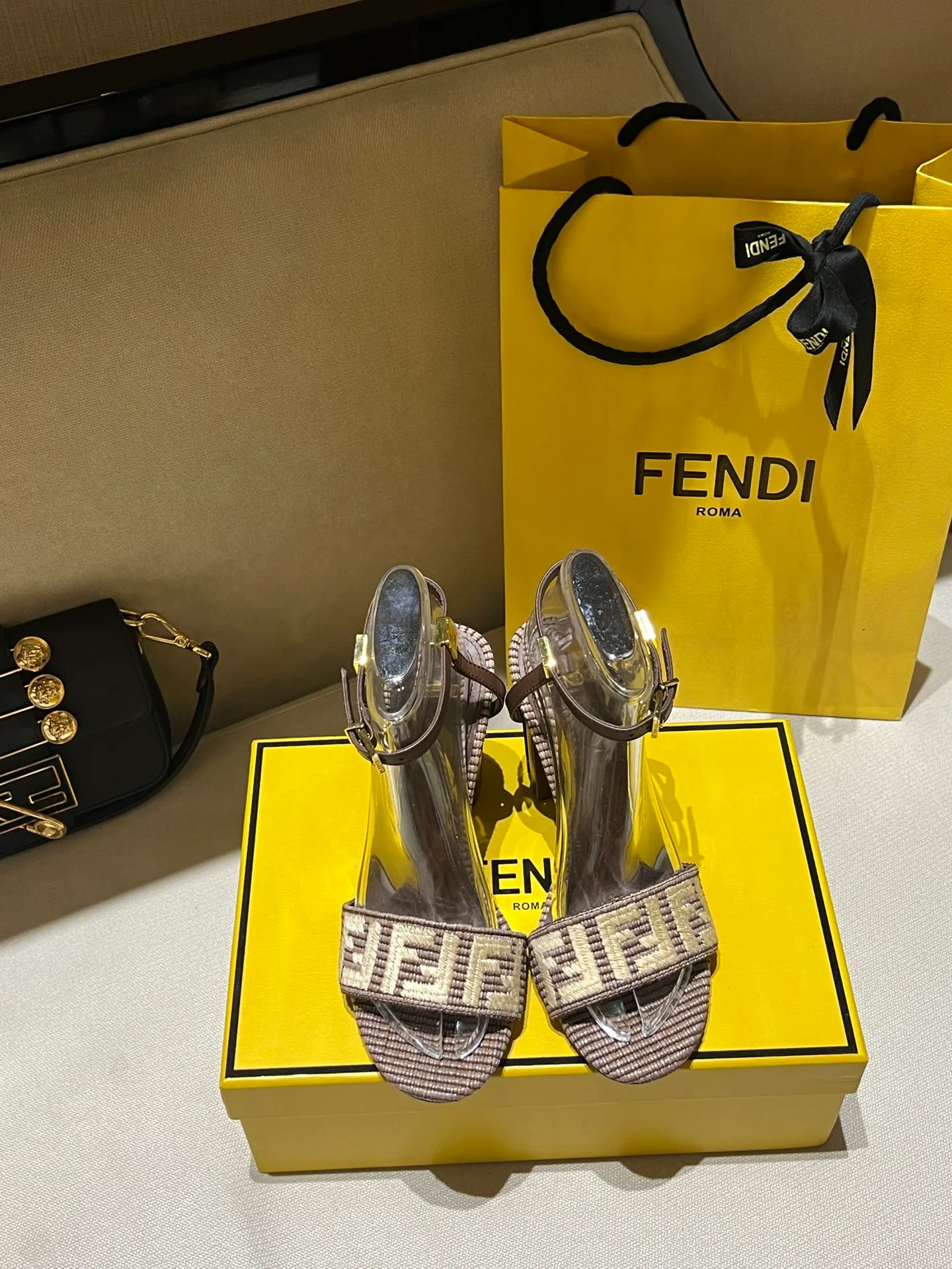 Босоножки Женские Fendi 8667