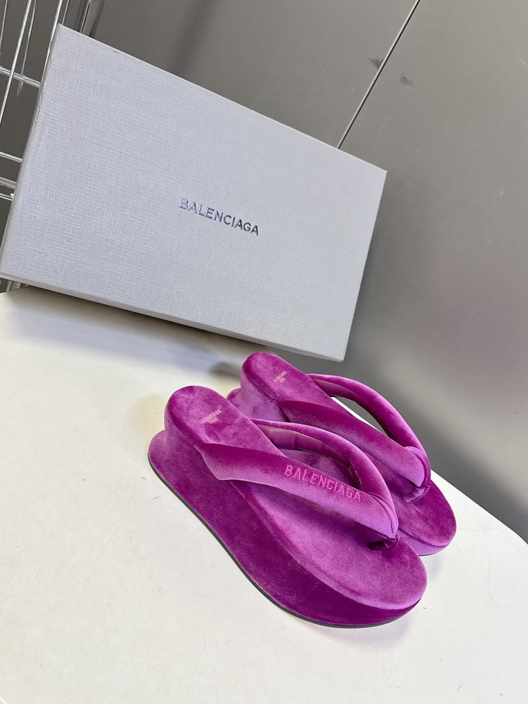 Шлепанцы Женские Balenciaga 14709513