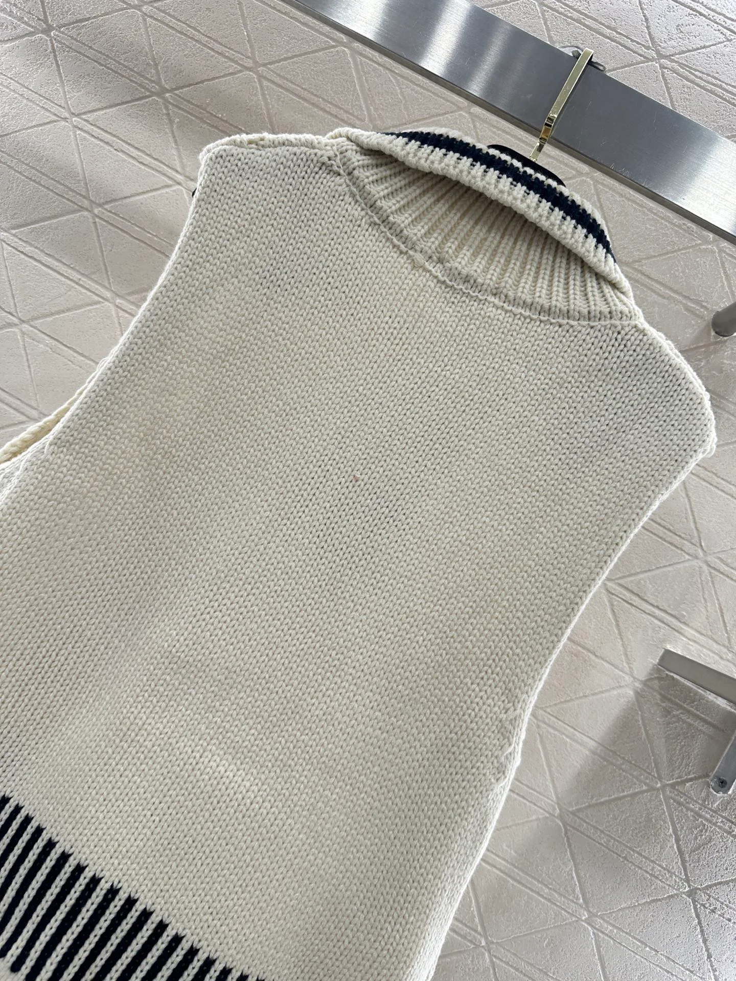 Жилеты Женские Chanel 1392584