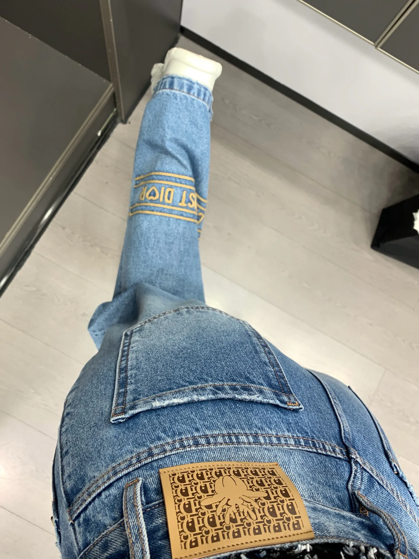 Джинсы Женские Christian Dior 18942327