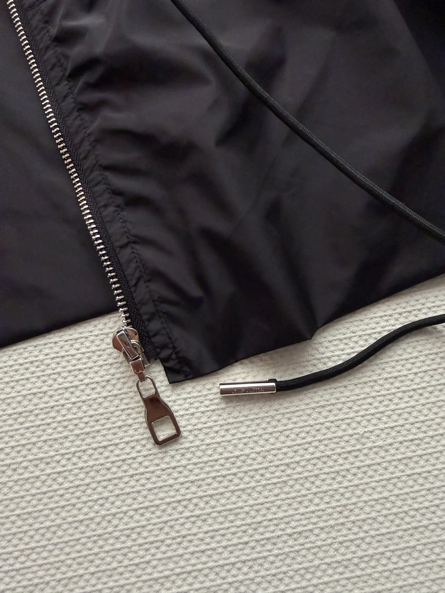 Куртки И Пуховики Женские Louis Vuitton 11452353